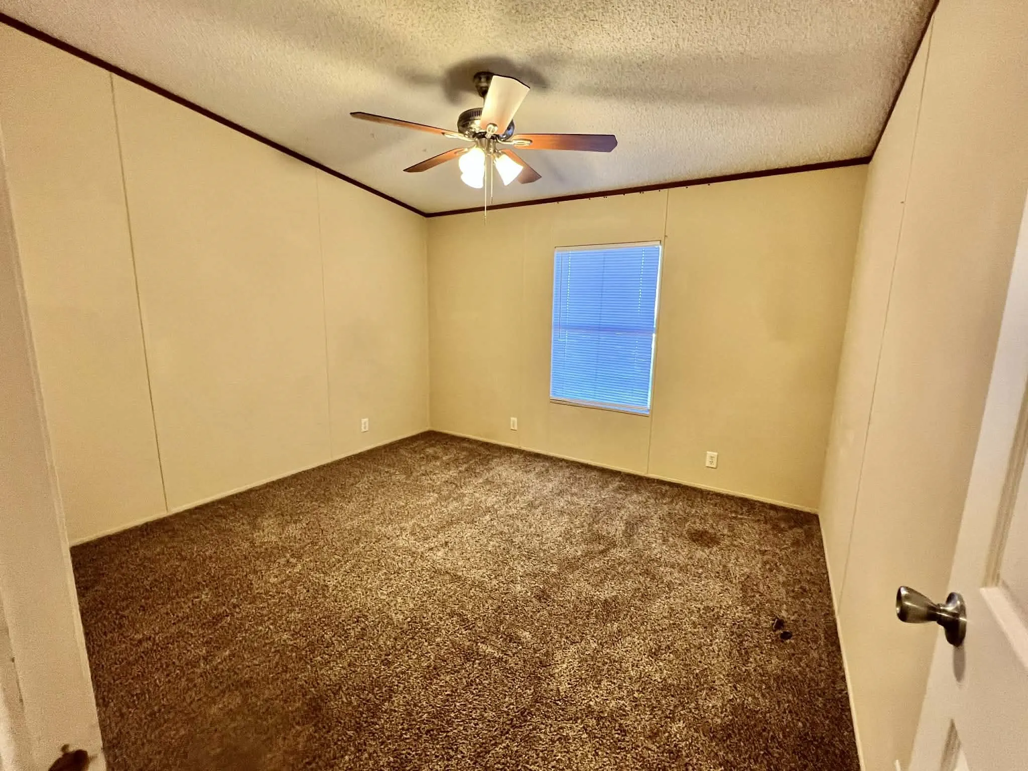 Manufactured Home For Sale in Parker County , 1085 Highland Circle, Springtown, Texas 76082, 4 Bedroom, 2 Bathroom, Garage spaces, 2,280 Sqft, built in 2008, mls#21384061, Real Estate Agent in Springtown, Homes For Sale in Parker county, Homes For Sale in Springtown, Realtor in Springtown Texas, Real Estate Brokerage Independent Realty Texas, Luminita Cordes Realtor