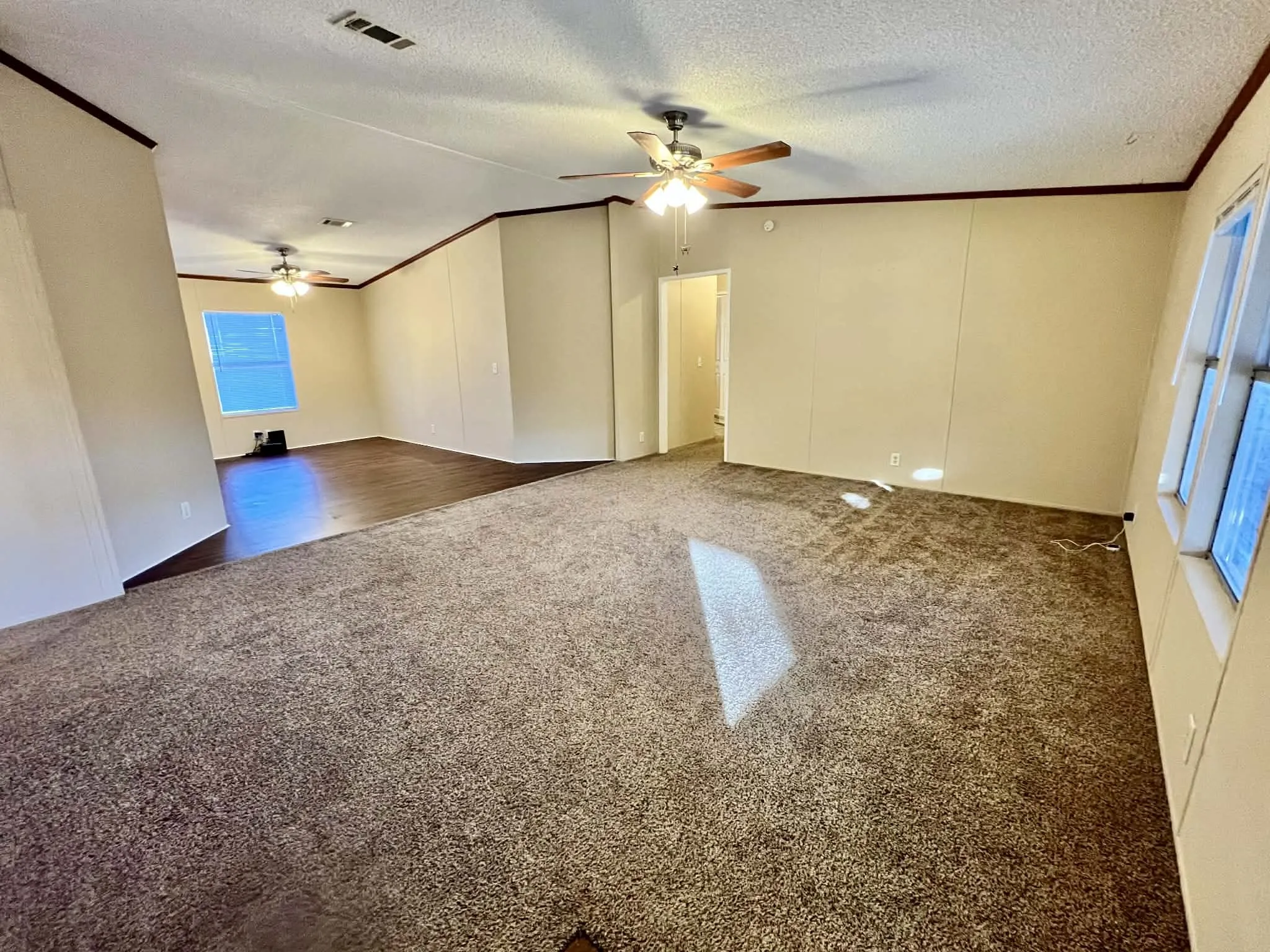Manufactured Home For Sale in Parker County , 1085 Highland Circle, Springtown, Texas 76082, 4 Bedroom, 2 Bathroom, Garage spaces, 2,280 Sqft, built in 2008, mls#21384061, Real Estate Agent in Springtown, Homes For Sale in Parker county, Homes For Sale in Springtown, Realtor in Springtown Texas, Real Estate Brokerage Independent Realty Texas, Luminita Cordes Realtor