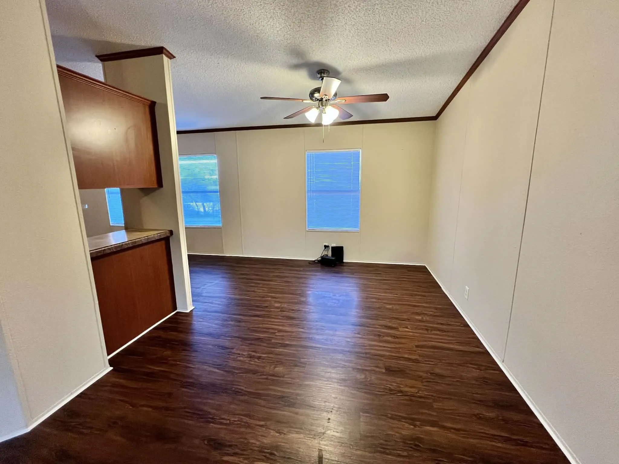 Manufactured Home For Sale in Parker County , 1085 Highland Circle, Springtown, Texas 76082, 4 Bedroom, 2 Bathroom, Garage spaces, 2,280 Sqft, built in 2008, mls#21384061, Real Estate Agent in Springtown, Homes For Sale in Parker county, Homes For Sale in Springtown, Realtor in Springtown Texas, Real Estate Brokerage Independent Realty Texas, Luminita Cordes Realtor