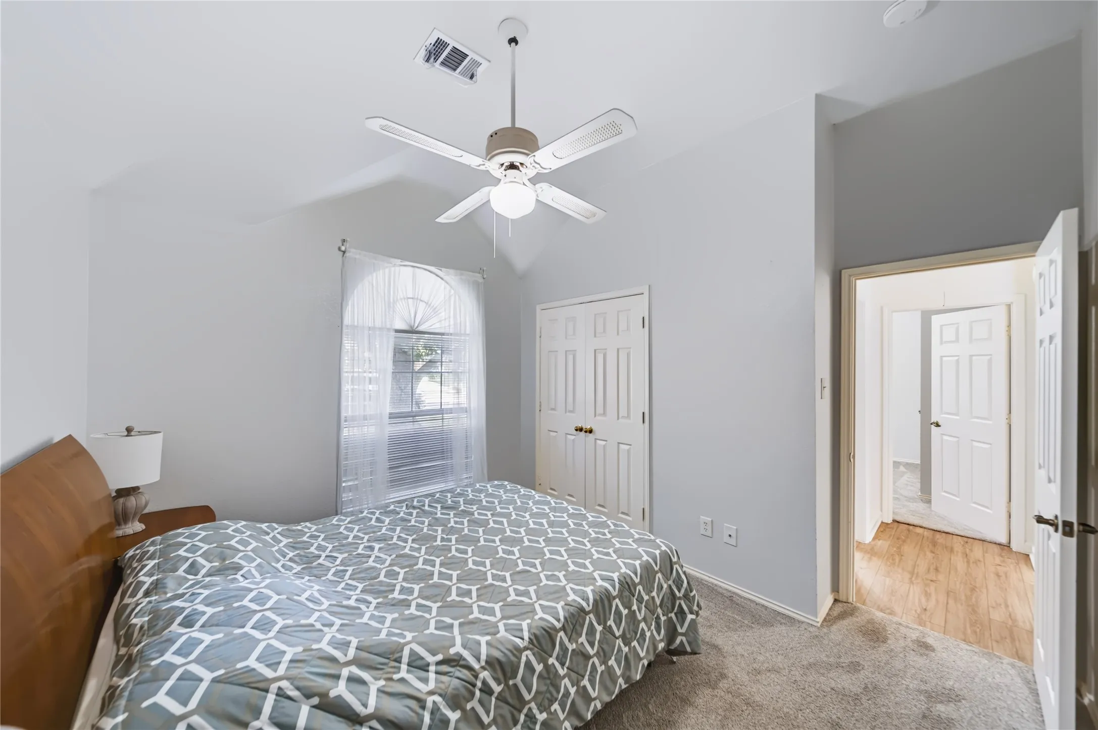 Single Family Residence For Sale in Collin County , 10209 Forrest Drive, Frisco, Texas 75035, 3 Bedroom, 2 Bathroom, 2 Garage spaces, 1,831 Sqft, built in 1995, mls#21373721, Real Estate Agent in Frisco, Homes For Sale in Collin county, Homes For Sale in Frisco, Realtor in Frisco Texas, Real Estate Brokerage Independent Realty Texas, Luminita Cordes Realtor