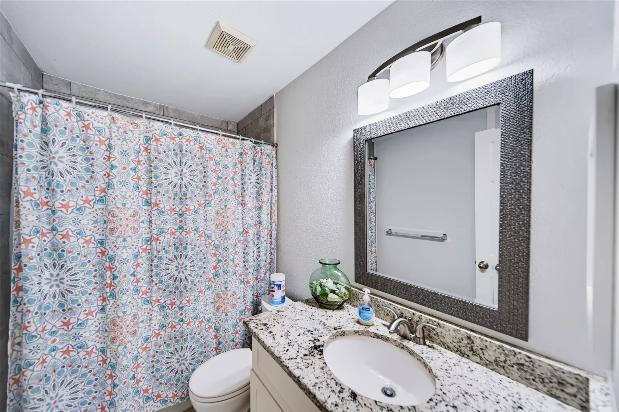 Single Family Residence For Sale in Collin County , 10209 Forrest Drive, Frisco, Texas 75035, 3 Bedroom, 2 Bathroom, 2 Garage spaces, 1,831 Sqft, built in 1995, mls#21373721, Real Estate Agent in Frisco, Homes For Sale in Collin county, Homes For Sale in Frisco, Realtor in Frisco Texas, Real Estate Brokerage Independent Realty Texas, Luminita Cordes Realtor