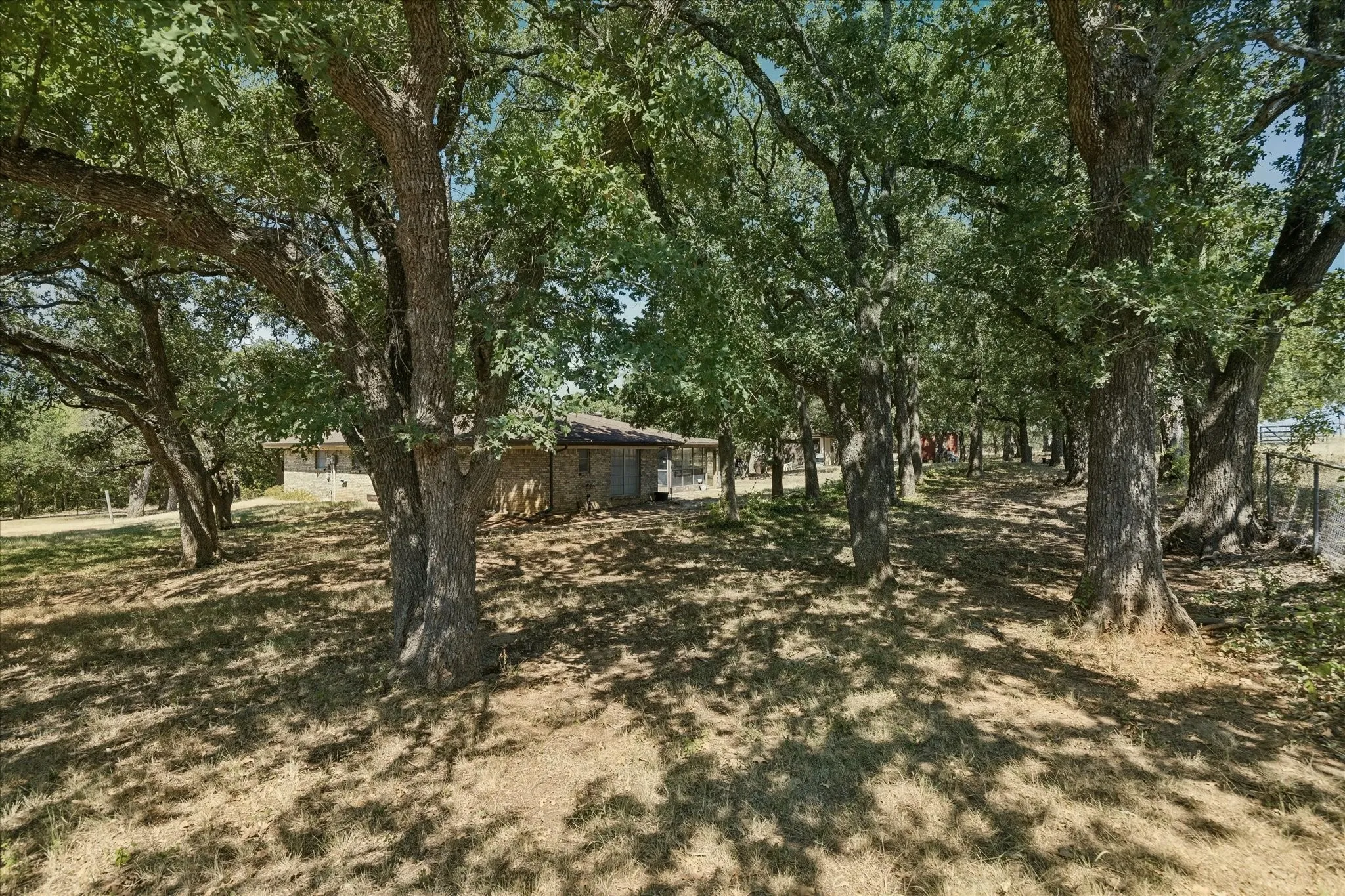 Single Family Residence For Sale in Johnson County , 6009 County Road 707, Alvarado, Texas 76009, 3 Bedroom, 2 Bathroom, 2 Garage spaces, 2,439 Sqft, built in 1970, mls#21384042, Real Estate Agent in Alvarado, Homes For Sale in Johnson county, Homes For Sale in Alvarado, Realtor in Alvarado Texas, Real Estate Brokerage Independent Realty Texas, Luminita Cordes Realtor