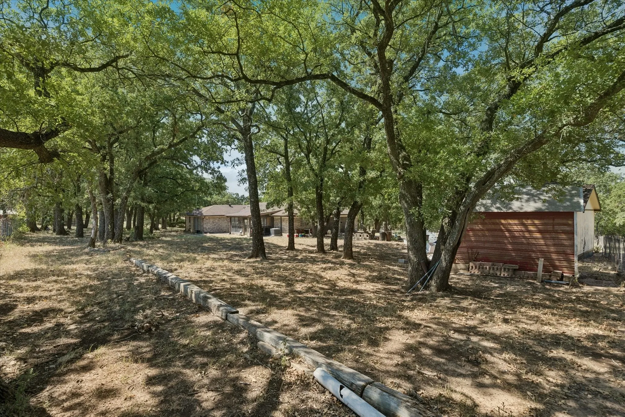 Single Family Residence For Sale in Johnson County , 6009 County Road 707, Alvarado, Texas 76009, 3 Bedroom, 2 Bathroom, 2 Garage spaces, 2,439 Sqft, built in 1970, mls#21384042, Real Estate Agent in Alvarado, Homes For Sale in Johnson county, Homes For Sale in Alvarado, Realtor in Alvarado Texas, Real Estate Brokerage Independent Realty Texas, Luminita Cordes Realtor
