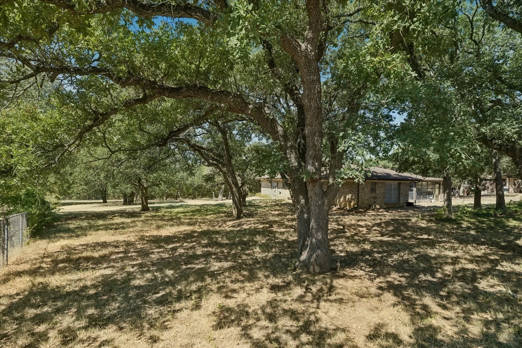 Single Family Residence For Sale in Johnson County , 6009 County Road 707, Alvarado, Texas 76009, 3 Bedroom, 2 Bathroom, 2 Garage spaces, 2,439 Sqft, built in 1970, mls#21384042, Real Estate Agent in Alvarado, Homes For Sale in Johnson county, Homes For Sale in Alvarado, Realtor in Alvarado Texas, Real Estate Brokerage Independent Realty Texas, Luminita Cordes Realtor