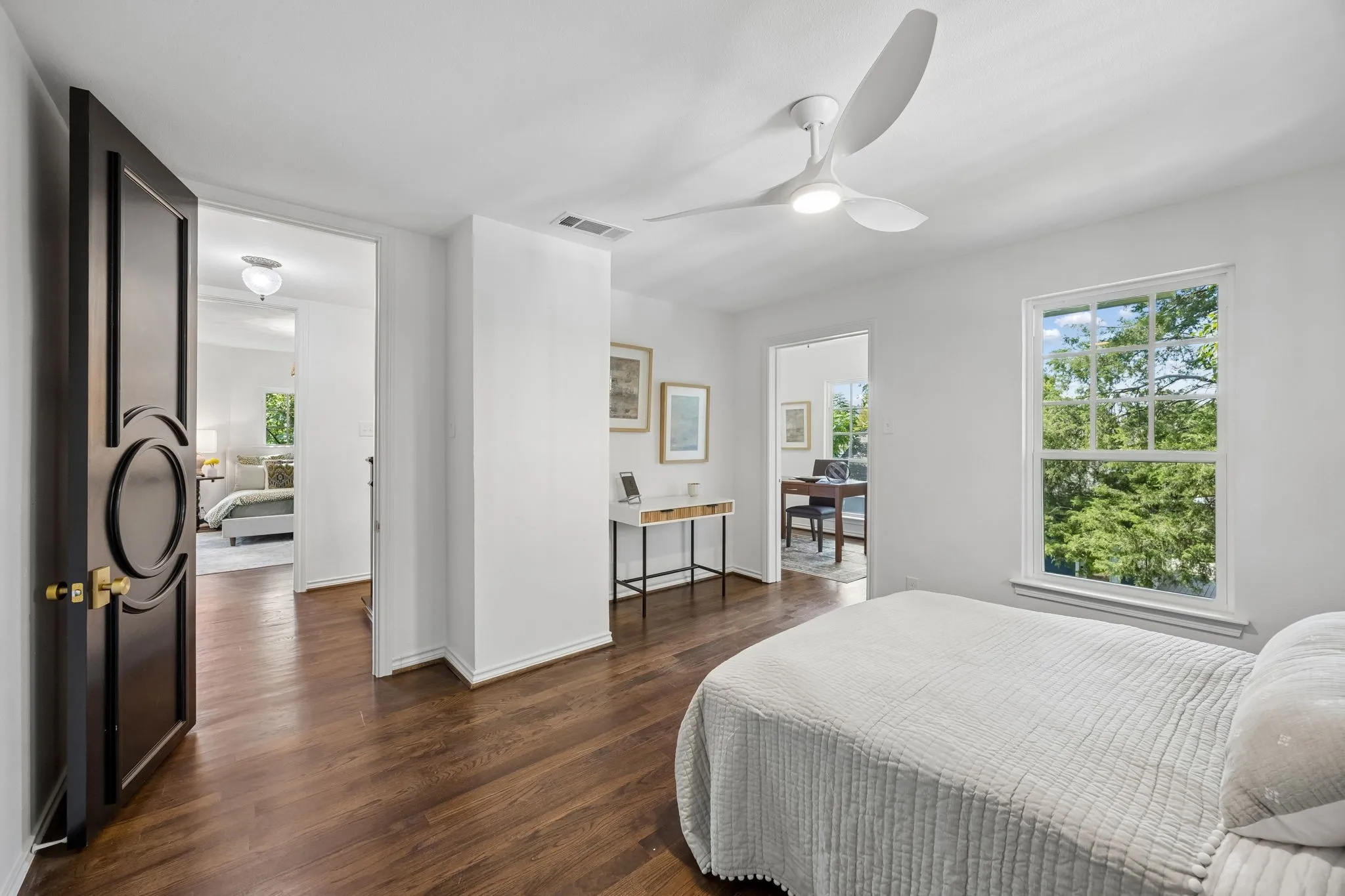 Single Family Residence For Sale in Dallas County , 4915 Junius Street, Dallas, Texas 75214, 3 Bedroom, 3 Bathroom, 2 Garage spaces, 2,972 Sqft, built in 1919, mls#21373797, Real Estate Agent in Dallas, Homes For Sale in Dallas county, Homes For Sale in Dallas, Realtor in Dallas Texas, Real Estate Brokerage Independent Realty Texas, Luminita Cordes Realtor