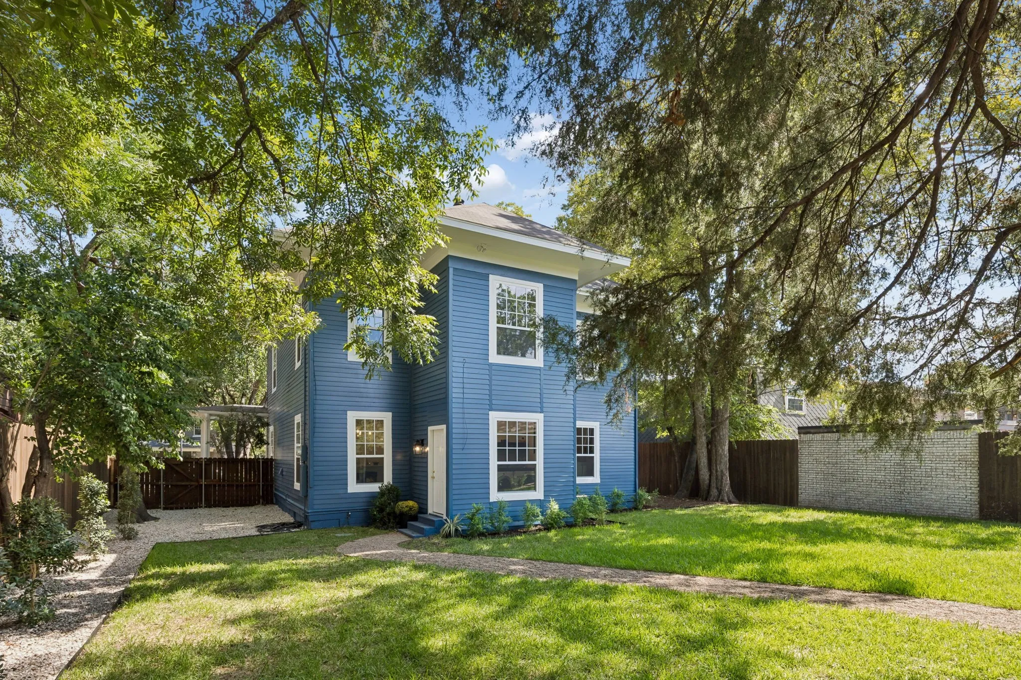 Single Family Residence For Sale in Dallas County , 4915 Junius Street, Dallas, Texas 75214, 3 Bedroom, 3 Bathroom, 2 Garage spaces, 2,972 Sqft, built in 1919, mls#21373797, Real Estate Agent in Dallas, Homes For Sale in Dallas county, Homes For Sale in Dallas, Realtor in Dallas Texas, Real Estate Brokerage Independent Realty Texas, Luminita Cordes Realtor