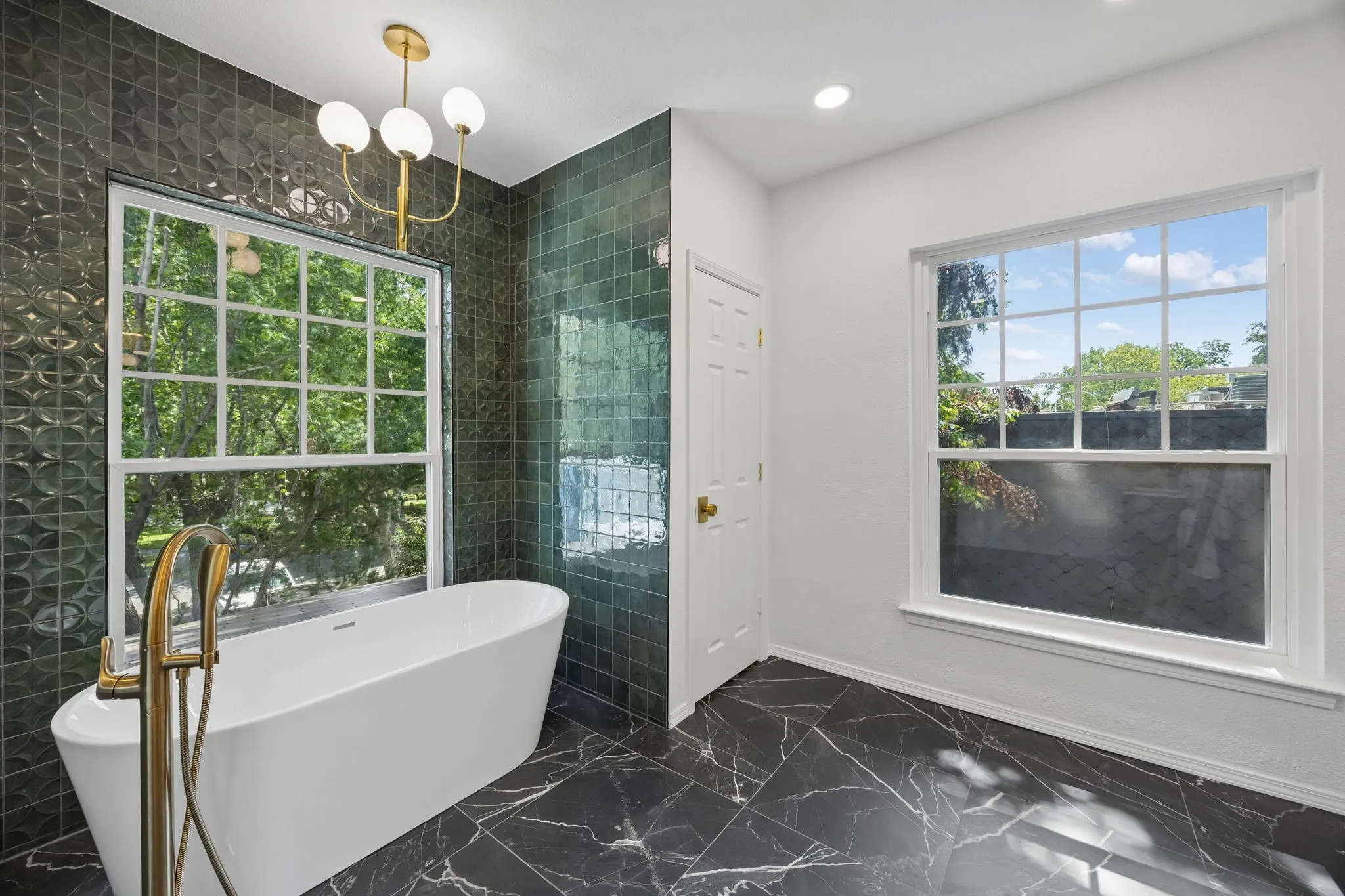 Single Family Residence For Sale in Dallas County , 4915 Junius Street, Dallas, Texas 75214, 3 Bedroom, 3 Bathroom, 2 Garage spaces, 2,972 Sqft, built in 1919, mls#21373797, Real Estate Agent in Dallas, Homes For Sale in Dallas county, Homes For Sale in Dallas, Realtor in Dallas Texas, Real Estate Brokerage Independent Realty Texas, Luminita Cordes Realtor