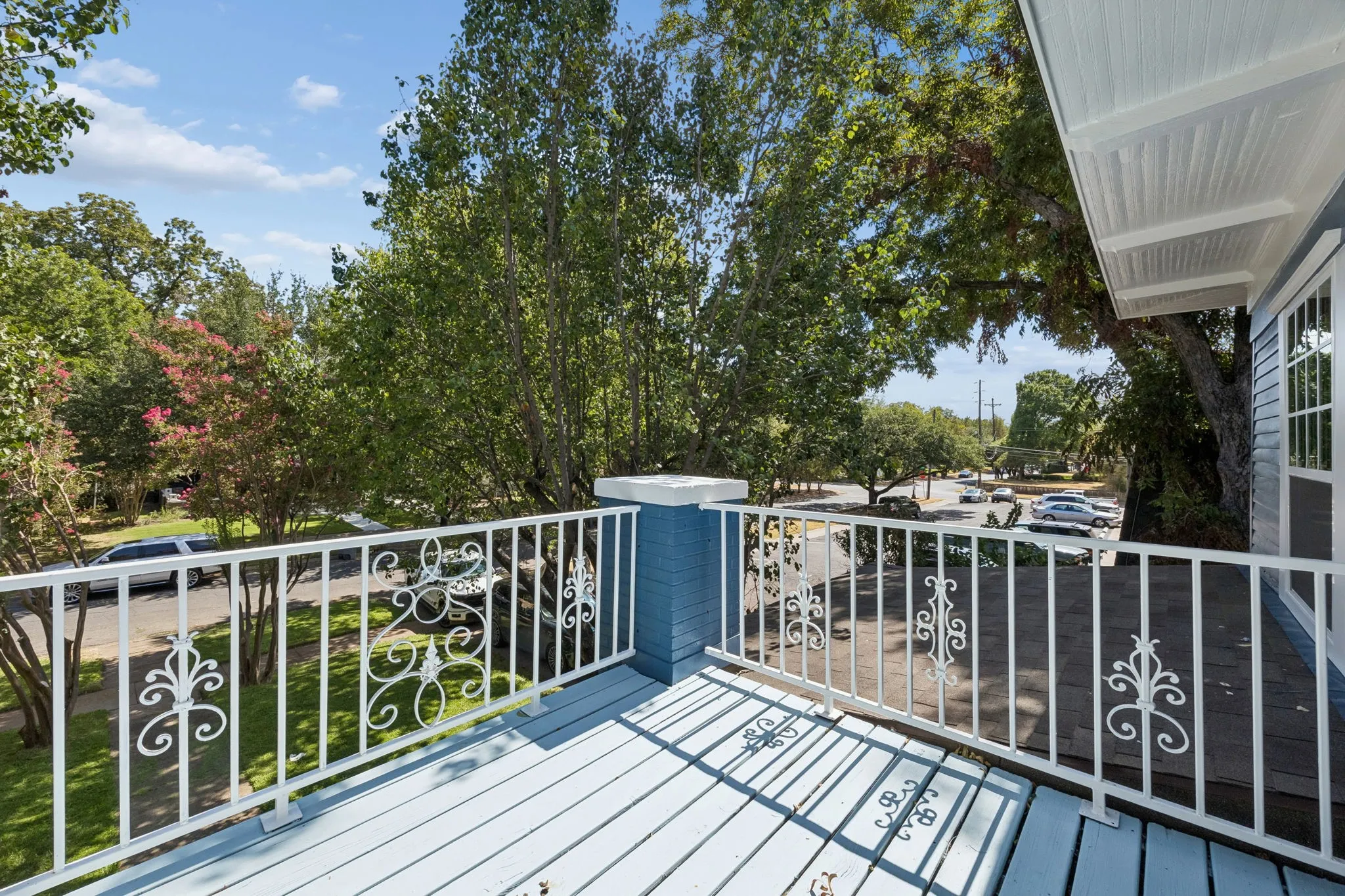 Single Family Residence For Sale in Dallas County , 4915 Junius Street, Dallas, Texas 75214, 3 Bedroom, 3 Bathroom, 2 Garage spaces, 2,972 Sqft, built in 1919, mls#21373797, Real Estate Agent in Dallas, Homes For Sale in Dallas county, Homes For Sale in Dallas, Realtor in Dallas Texas, Real Estate Brokerage Independent Realty Texas, Luminita Cordes Realtor