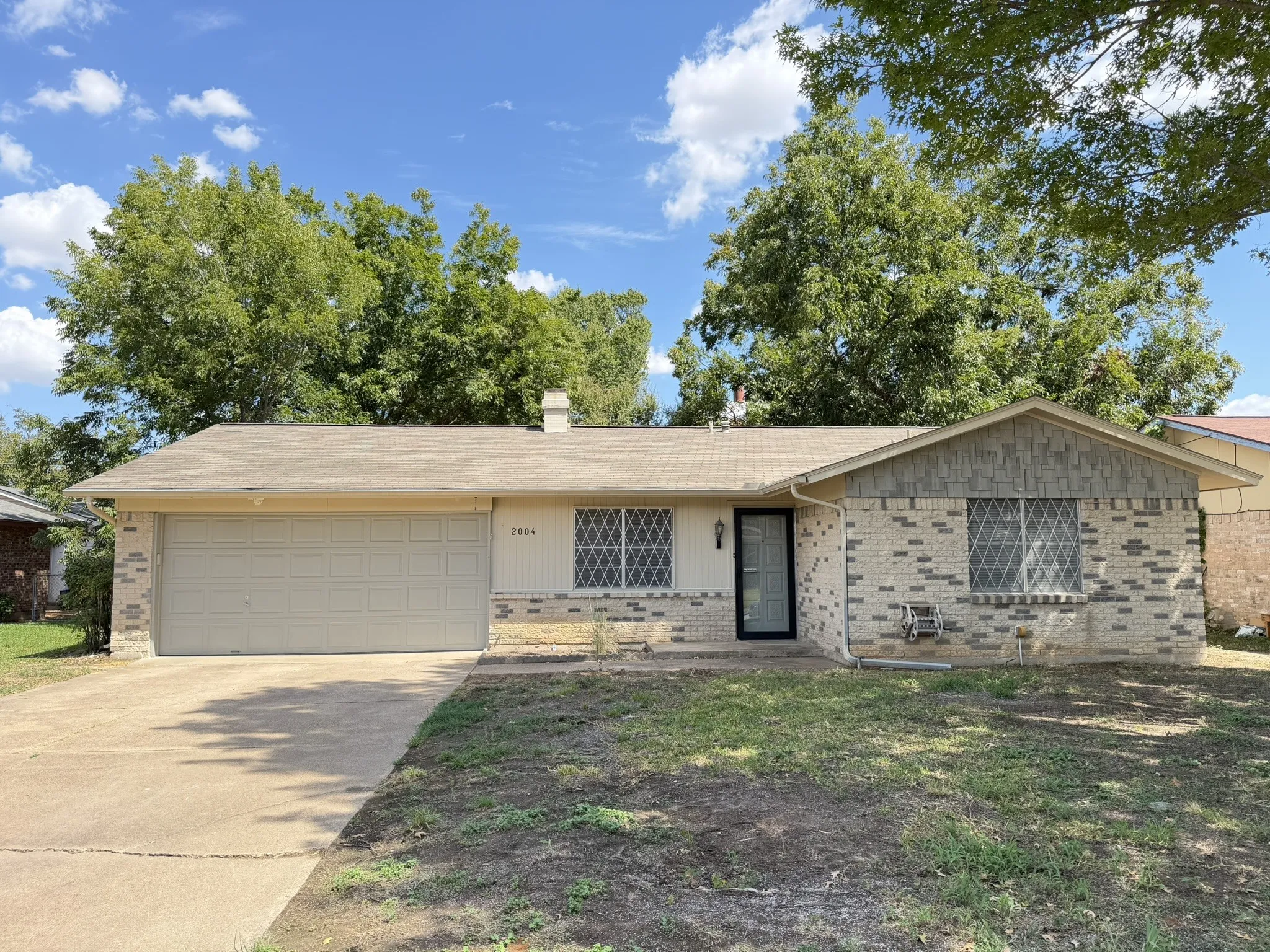 Single Family Residence For Rent in Dallas County , 2004 Glenwick Lane, Irving, Texas 75060, 3 Bedroom, 2 Bathroom, 2 Garage spaces, 1,298 Sqft, built in 1966, mls#21383745, Real Estate Agent in Irving, Homes For Rent in Dallas county, Homes For Rent in Irving, Realtor in Irving Texas, Real Estate Brokerage Independent Realty Texas, Luminita Cordes Realtor