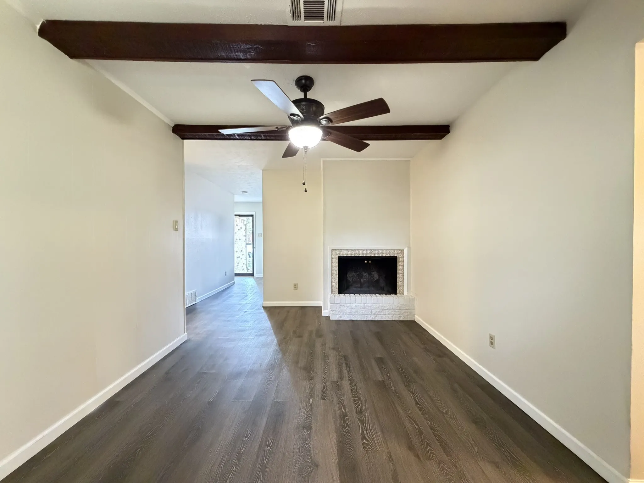 Single Family Residence For Rent in Dallas County , 2004 Glenwick Lane, Irving, Texas 75060, 3 Bedroom, 2 Bathroom, 2 Garage spaces, 1,298 Sqft, built in 1966, mls#21383745, Real Estate Agent in Irving, Homes For Rent in Dallas county, Homes For Rent in Irving, Realtor in Irving Texas, Real Estate Brokerage Independent Realty Texas, Luminita Cordes Realtor