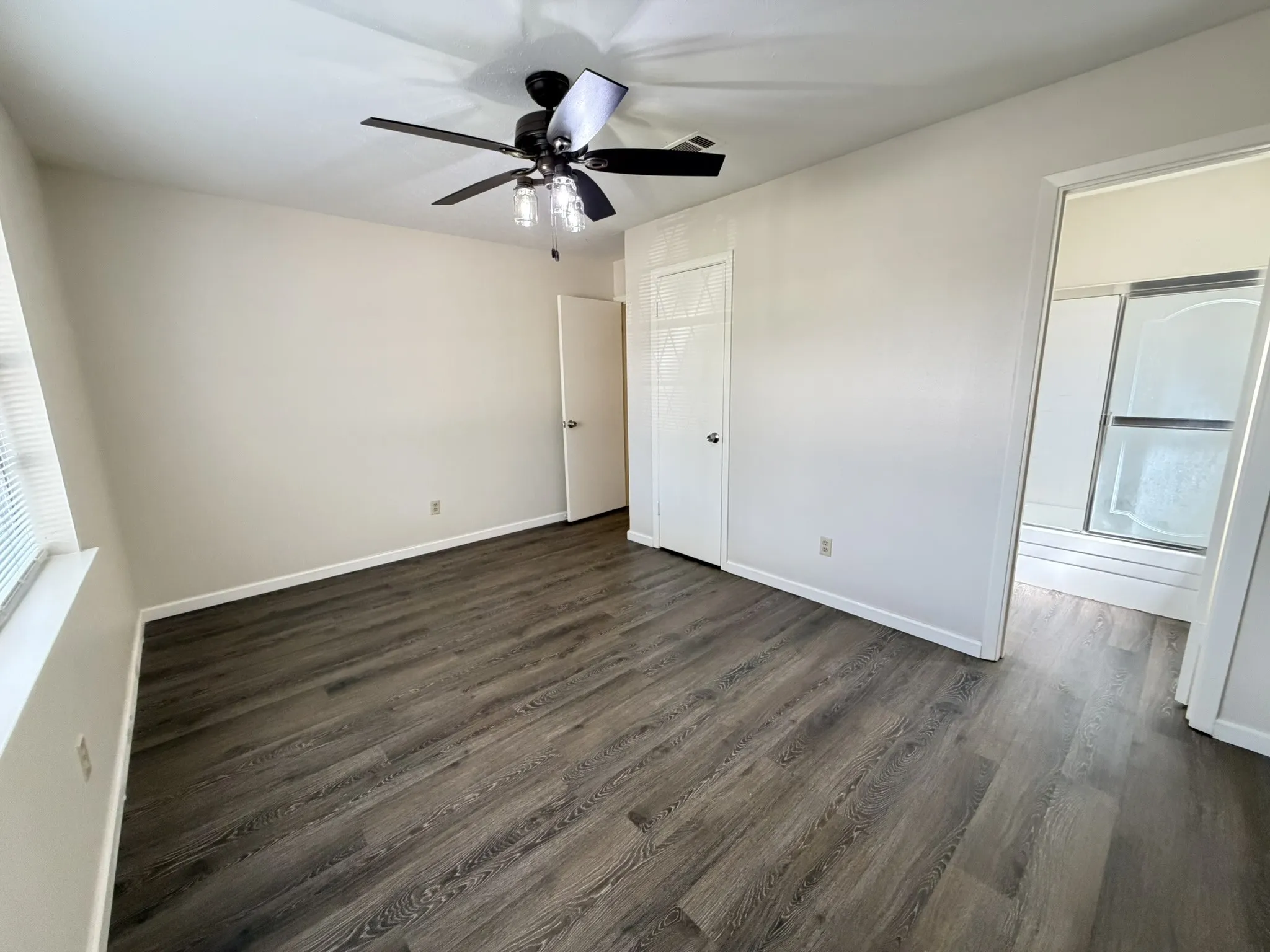 Single Family Residence For Rent in Dallas County , 2004 Glenwick Lane, Irving, Texas 75060, 3 Bedroom, 2 Bathroom, 2 Garage spaces, 1,298 Sqft, built in 1966, mls#21383745, Real Estate Agent in Irving, Homes For Rent in Dallas county, Homes For Rent in Irving, Realtor in Irving Texas, Real Estate Brokerage Independent Realty Texas, Luminita Cordes Realtor