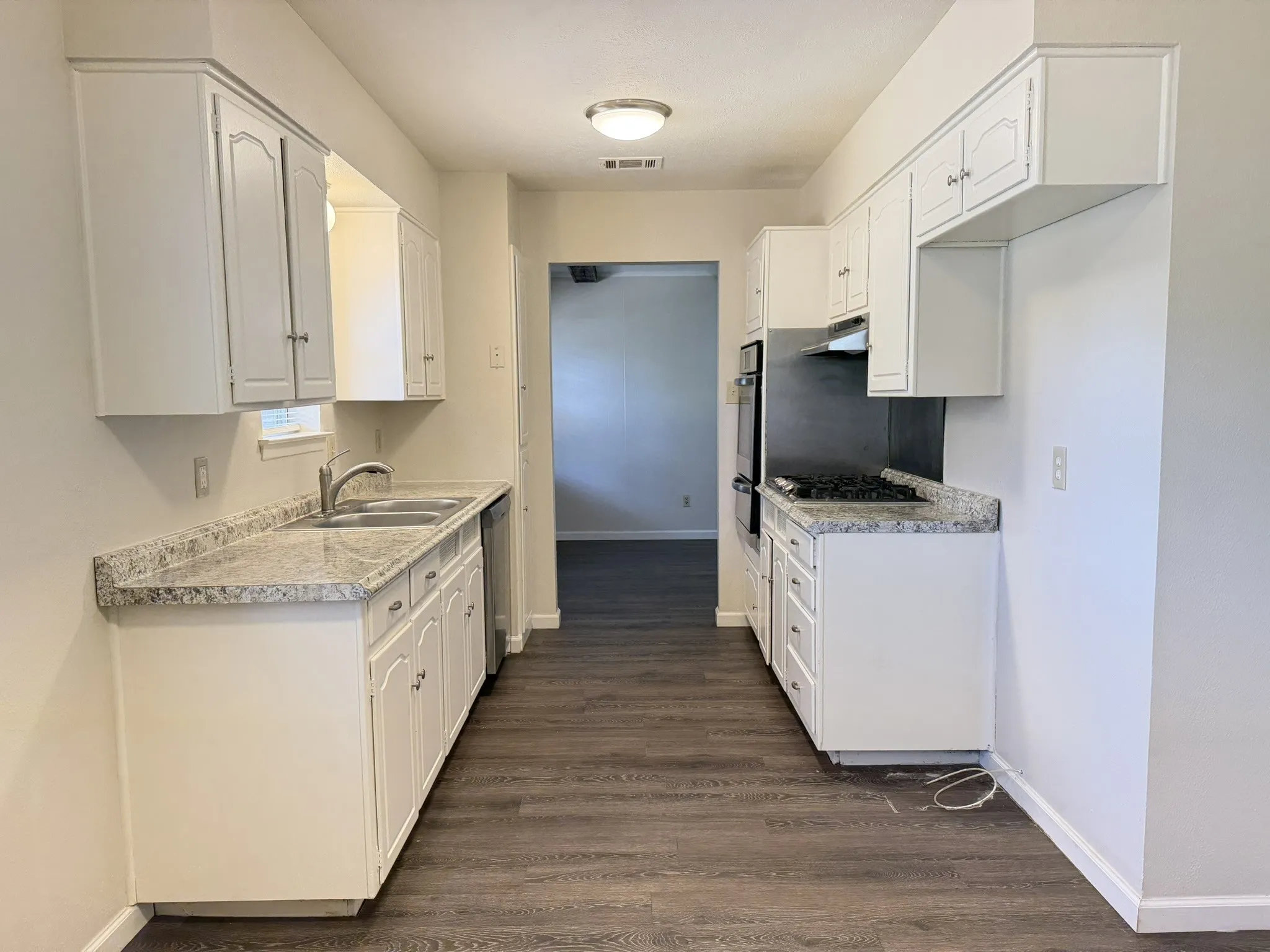 Single Family Residence For Rent in Dallas County , 2004 Glenwick Lane, Irving, Texas 75060, 3 Bedroom, 2 Bathroom, 2 Garage spaces, 1,298 Sqft, built in 1966, mls#21383745, Real Estate Agent in Irving, Homes For Rent in Dallas county, Homes For Rent in Irving, Realtor in Irving Texas, Real Estate Brokerage Independent Realty Texas, Luminita Cordes Realtor