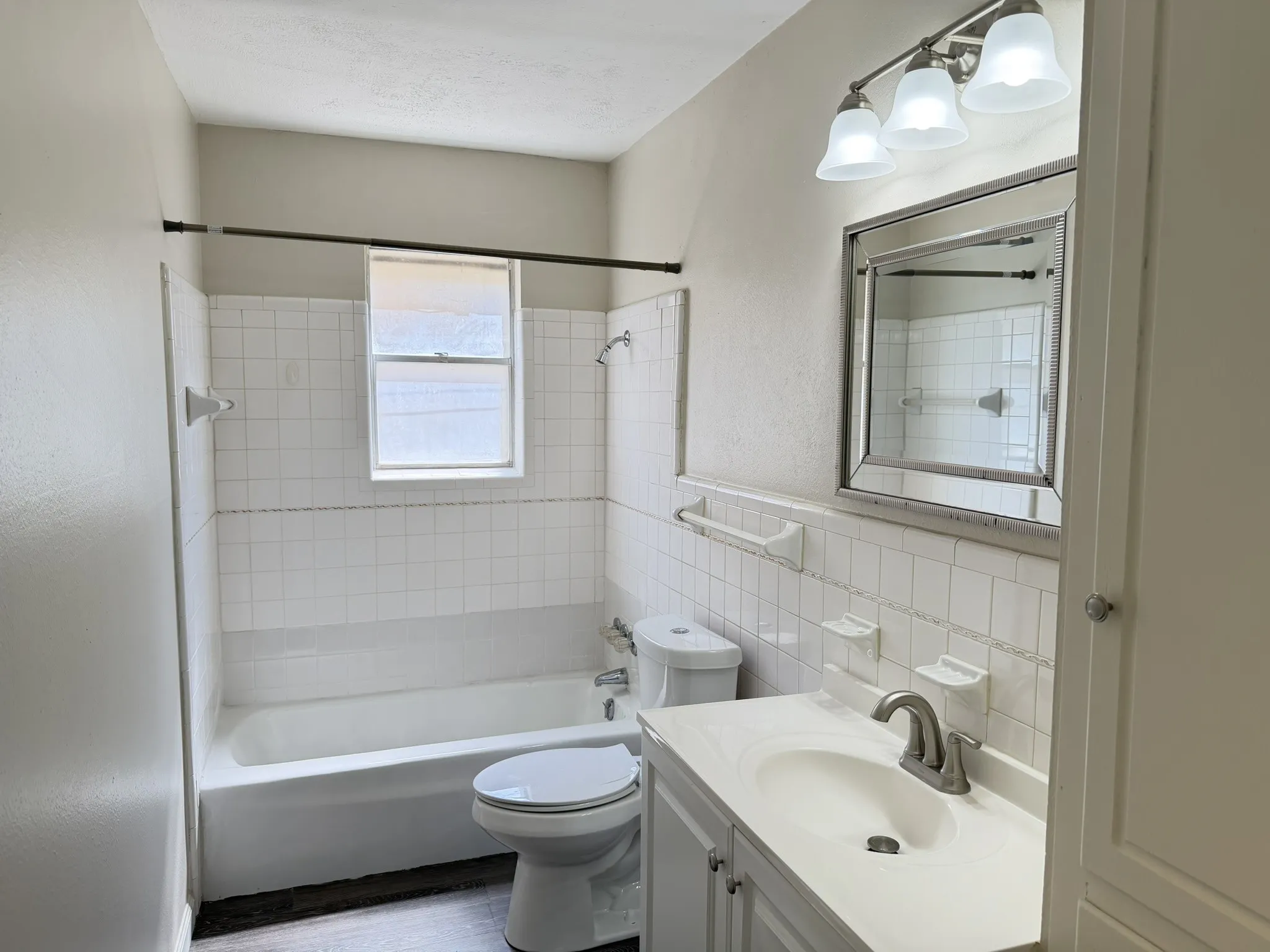 Single Family Residence For Rent in Dallas County , 2004 Glenwick Lane, Irving, Texas 75060, 3 Bedroom, 2 Bathroom, 2 Garage spaces, 1,298 Sqft, built in 1966, mls#21383745, Real Estate Agent in Irving, Homes For Rent in Dallas county, Homes For Rent in Irving, Realtor in Irving Texas, Real Estate Brokerage Independent Realty Texas, Luminita Cordes Realtor