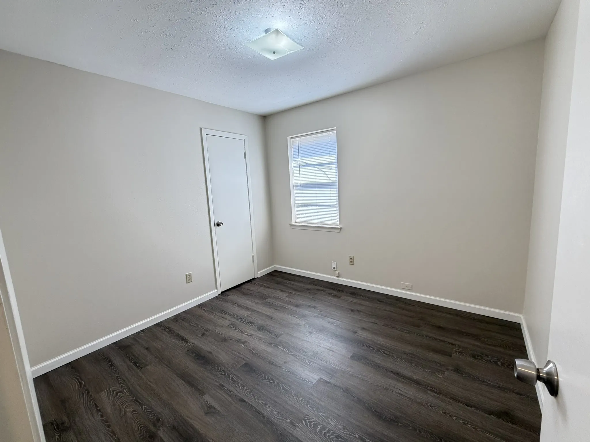 Single Family Residence For Rent in Dallas County , 2004 Glenwick Lane, Irving, Texas 75060, 3 Bedroom, 2 Bathroom, 2 Garage spaces, 1,298 Sqft, built in 1966, mls#21383745, Real Estate Agent in Irving, Homes For Rent in Dallas county, Homes For Rent in Irving, Realtor in Irving Texas, Real Estate Brokerage Independent Realty Texas, Luminita Cordes Realtor