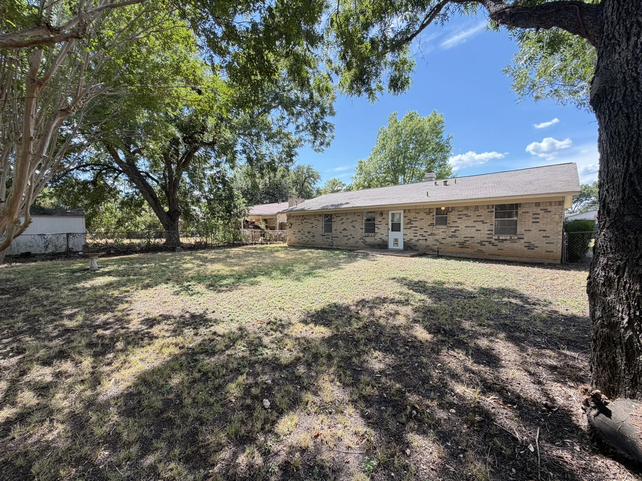 Single Family Residence For Rent in Dallas County , 2004 Glenwick Lane, Irving, Texas 75060, 3 Bedroom, 2 Bathroom, 2 Garage spaces, 1,298 Sqft, built in 1966, mls#21383745, Real Estate Agent in Irving, Homes For Rent in Dallas county, Homes For Rent in Irving, Realtor in Irving Texas, Real Estate Brokerage Independent Realty Texas, Luminita Cordes Realtor