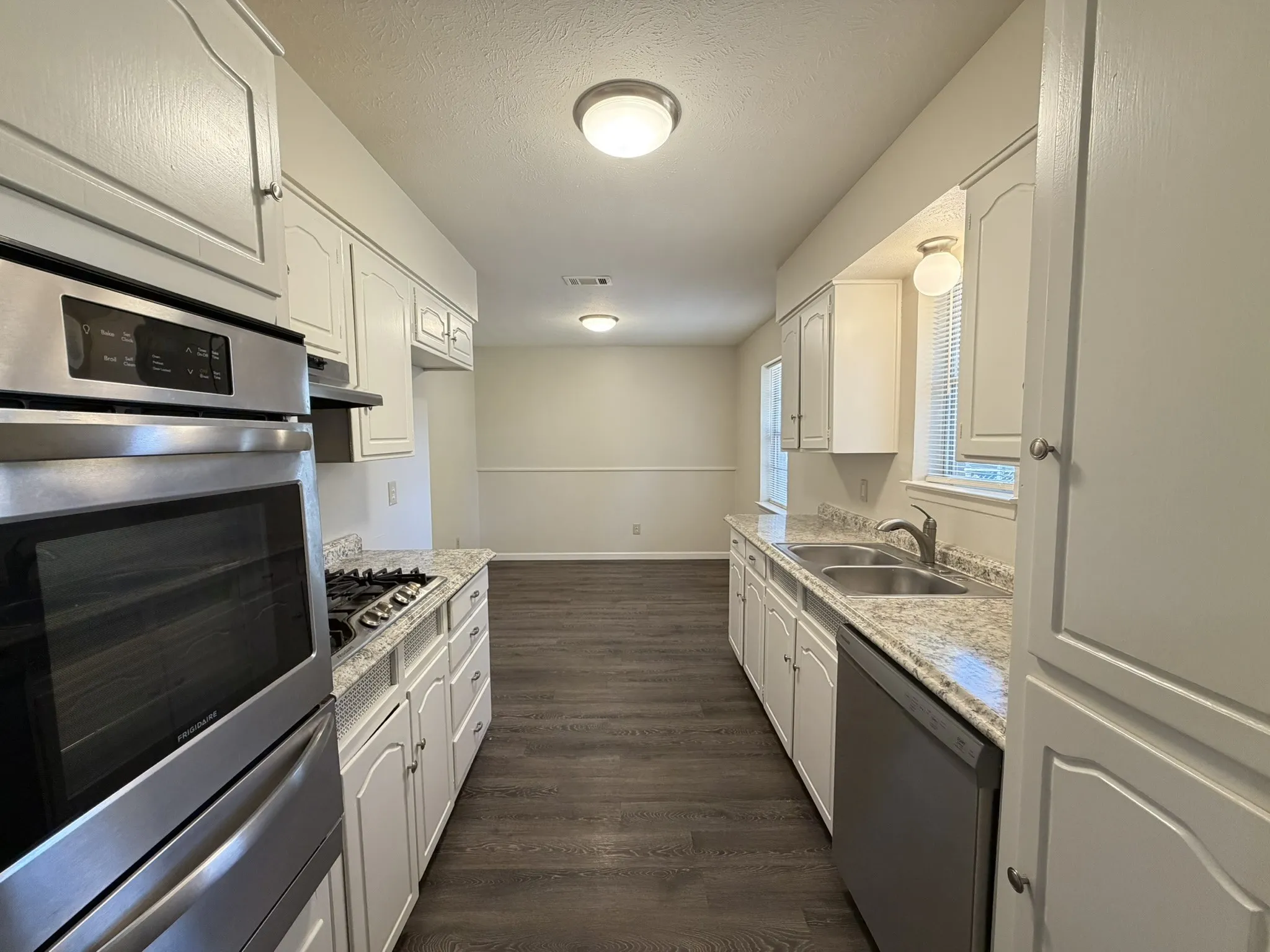 Single Family Residence For Rent in Dallas County , 2004 Glenwick Lane, Irving, Texas 75060, 3 Bedroom, 2 Bathroom, 2 Garage spaces, 1,298 Sqft, built in 1966, mls#21383745, Real Estate Agent in Irving, Homes For Rent in Dallas county, Homes For Rent in Irving, Realtor in Irving Texas, Real Estate Brokerage Independent Realty Texas, Luminita Cordes Realtor