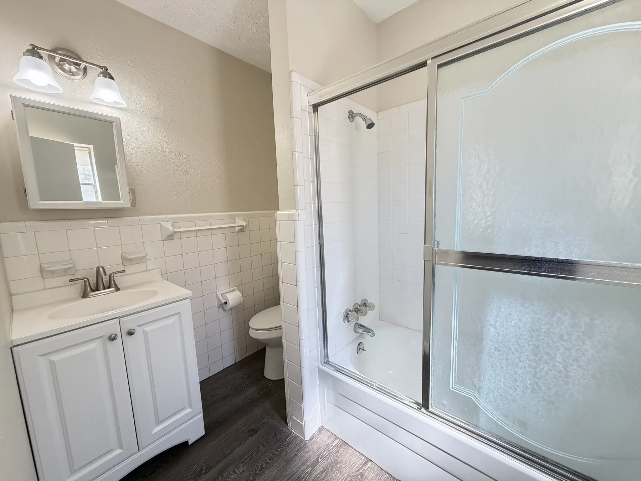Single Family Residence For Rent in Dallas County , 2004 Glenwick Lane, Irving, Texas 75060, 3 Bedroom, 2 Bathroom, 2 Garage spaces, 1,298 Sqft, built in 1966, mls#21383745, Real Estate Agent in Irving, Homes For Rent in Dallas county, Homes For Rent in Irving, Realtor in Irving Texas, Real Estate Brokerage Independent Realty Texas, Luminita Cordes Realtor