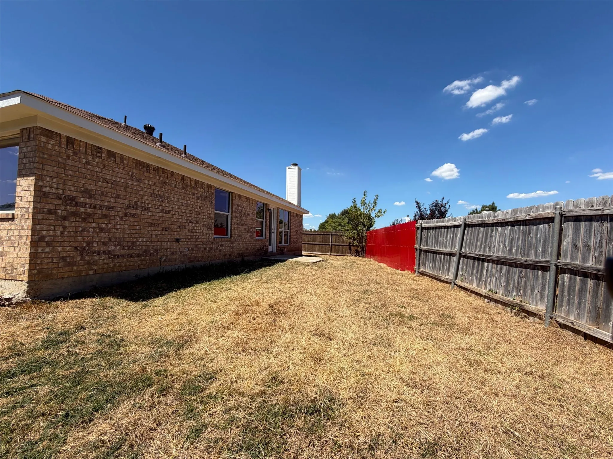 Single Family Residence For Sale in Tarrant County , 8025 Blue Duck Trail, Arlington, Texas 76002, 3 Bedroom, 2 Bathroom, 2 Garage spaces, 1,548 Sqft, built in 2002, mls#21380399, Real Estate Agent in Arlington, Homes For Sale in Tarrant county, Homes For Sale in Arlington, Realtor in Arlington Texas, Real Estate Brokerage Independent Realty Texas, Luminita Cordes Realtor