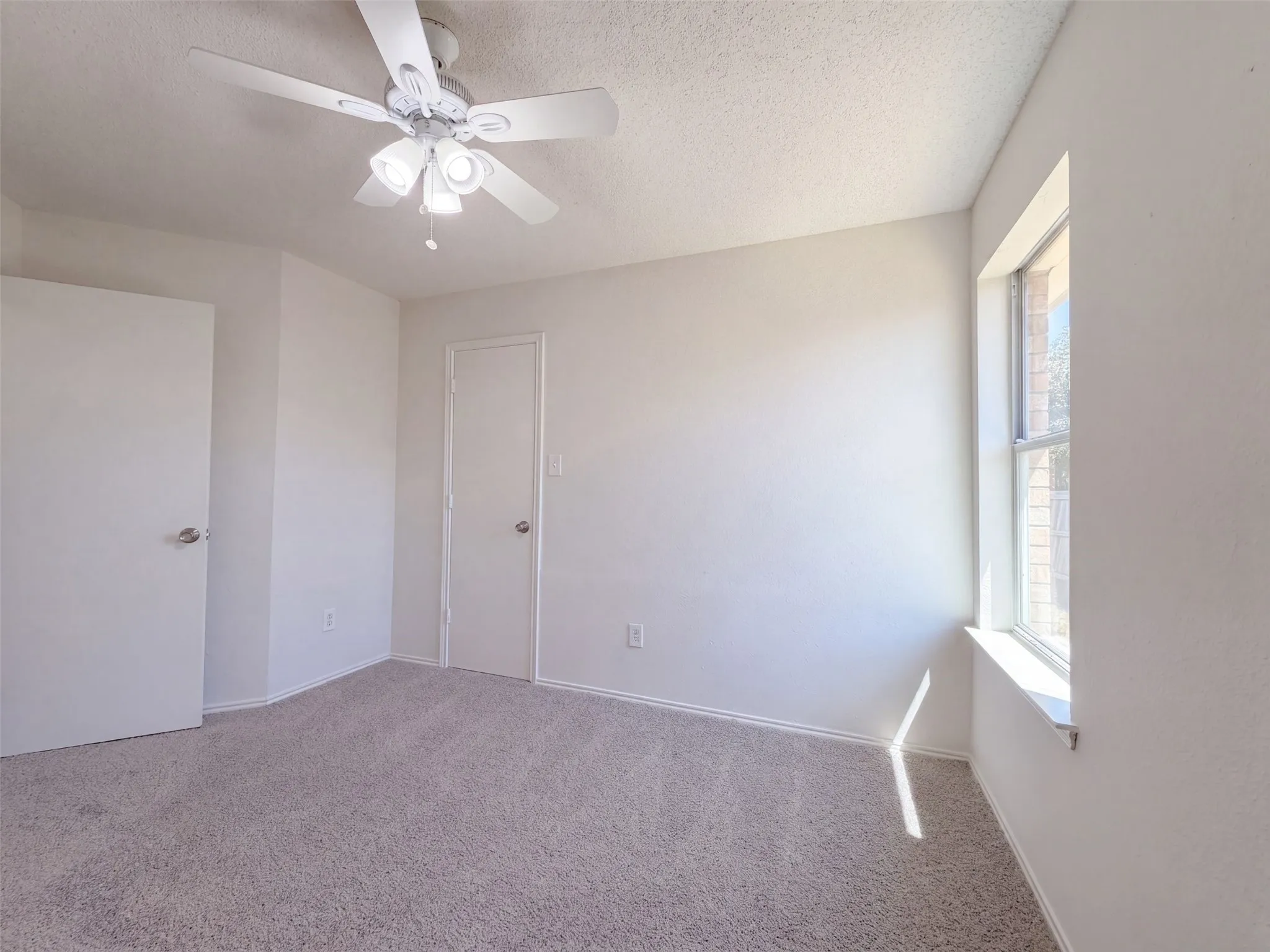 Single Family Residence For Sale in Tarrant County , 8025 Blue Duck Trail, Arlington, Texas 76002, 3 Bedroom, 2 Bathroom, 2 Garage spaces, 1,548 Sqft, built in 2002, mls#21380399, Real Estate Agent in Arlington, Homes For Sale in Tarrant county, Homes For Sale in Arlington, Realtor in Arlington Texas, Real Estate Brokerage Independent Realty Texas, Luminita Cordes Realtor