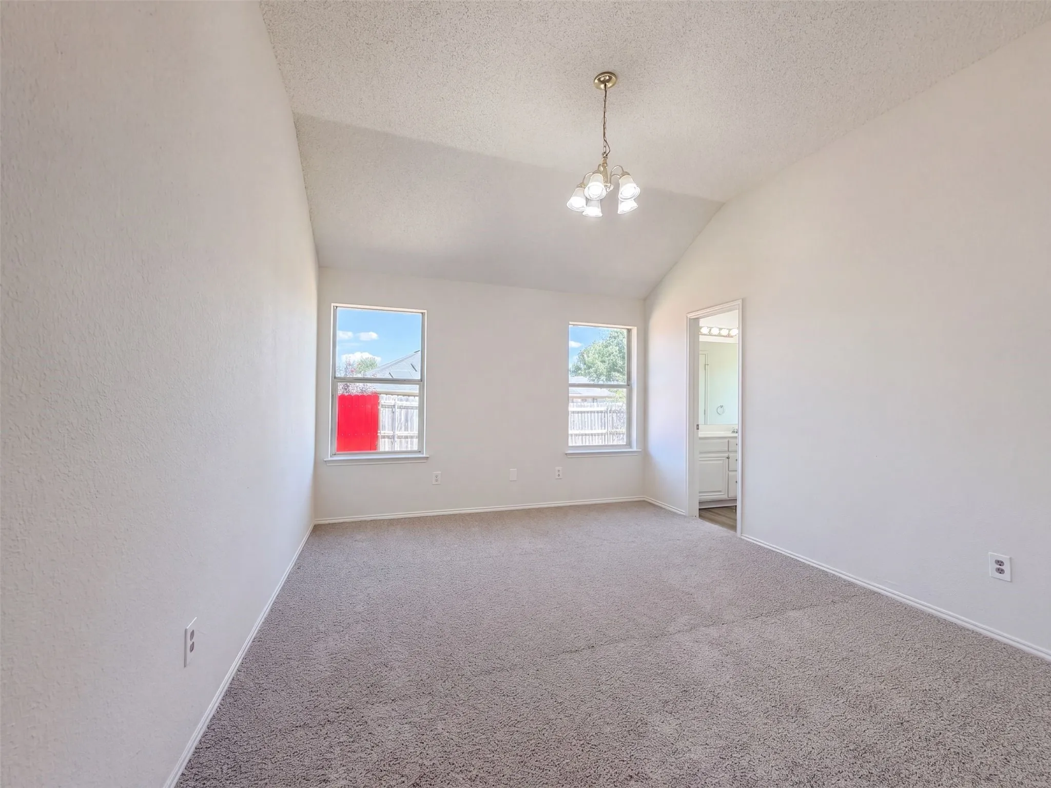 Single Family Residence For Sale in Tarrant County , 8025 Blue Duck Trail, Arlington, Texas 76002, 3 Bedroom, 2 Bathroom, 2 Garage spaces, 1,548 Sqft, built in 2002, mls#21380399, Real Estate Agent in Arlington, Homes For Sale in Tarrant county, Homes For Sale in Arlington, Realtor in Arlington Texas, Real Estate Brokerage Independent Realty Texas, Luminita Cordes Realtor