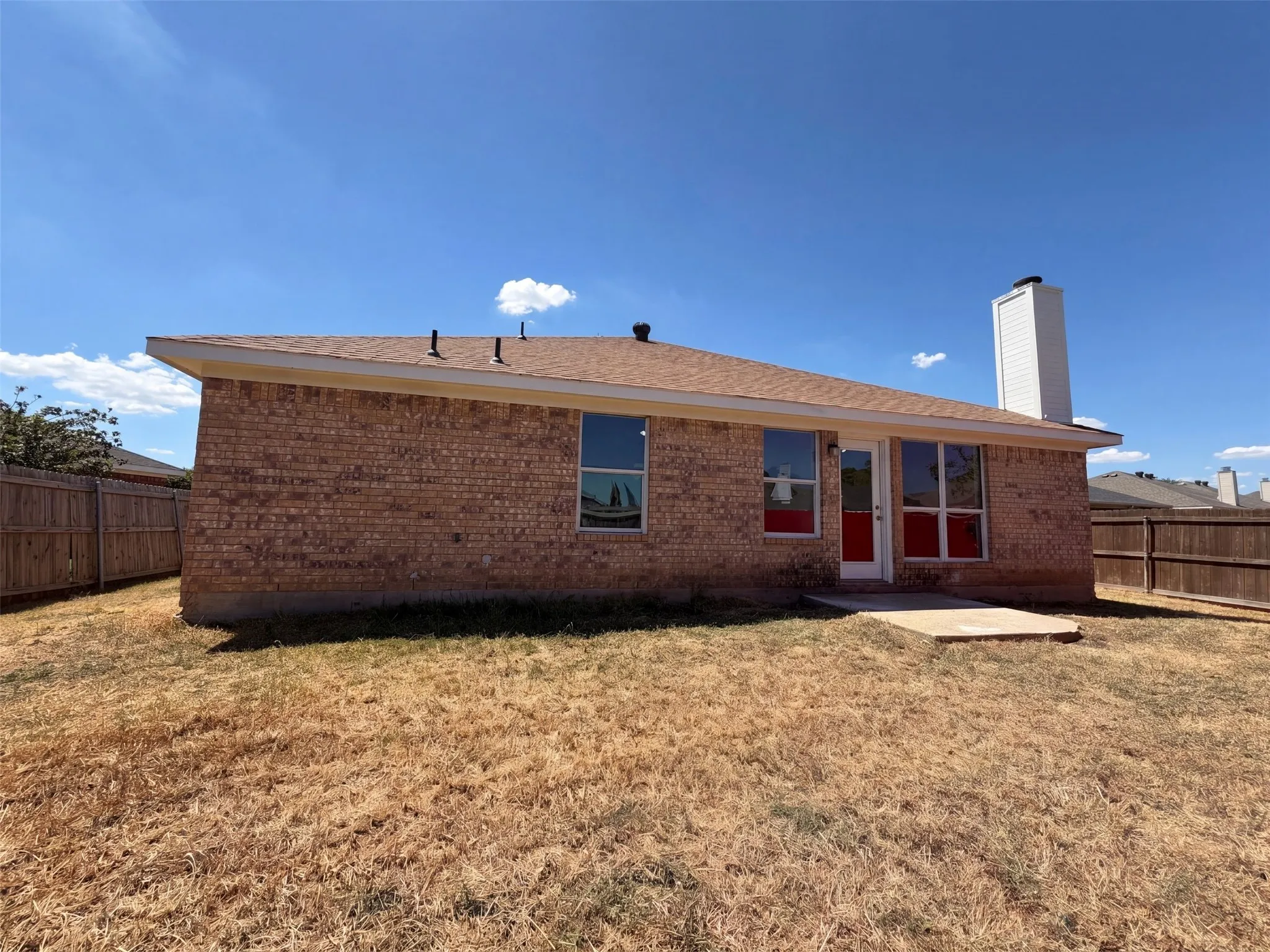 Single Family Residence For Sale in Tarrant County , 8025 Blue Duck Trail, Arlington, Texas 76002, 3 Bedroom, 2 Bathroom, 2 Garage spaces, 1,548 Sqft, built in 2002, mls#21380399, Real Estate Agent in Arlington, Homes For Sale in Tarrant county, Homes For Sale in Arlington, Realtor in Arlington Texas, Real Estate Brokerage Independent Realty Texas, Luminita Cordes Realtor
