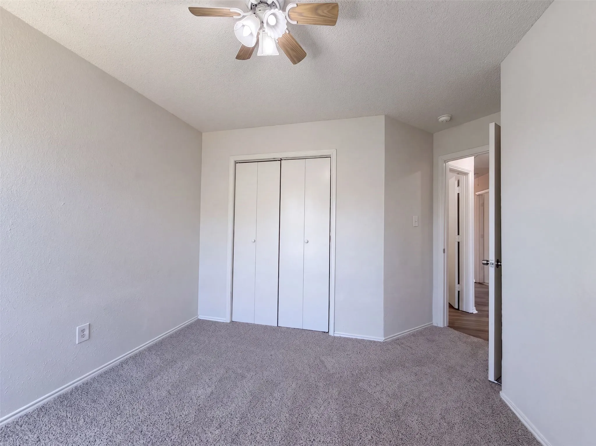 Single Family Residence For Sale in Tarrant County , 8025 Blue Duck Trail, Arlington, Texas 76002, 3 Bedroom, 2 Bathroom, 2 Garage spaces, 1,548 Sqft, built in 2002, mls#21380399, Real Estate Agent in Arlington, Homes For Sale in Tarrant county, Homes For Sale in Arlington, Realtor in Arlington Texas, Real Estate Brokerage Independent Realty Texas, Luminita Cordes Realtor