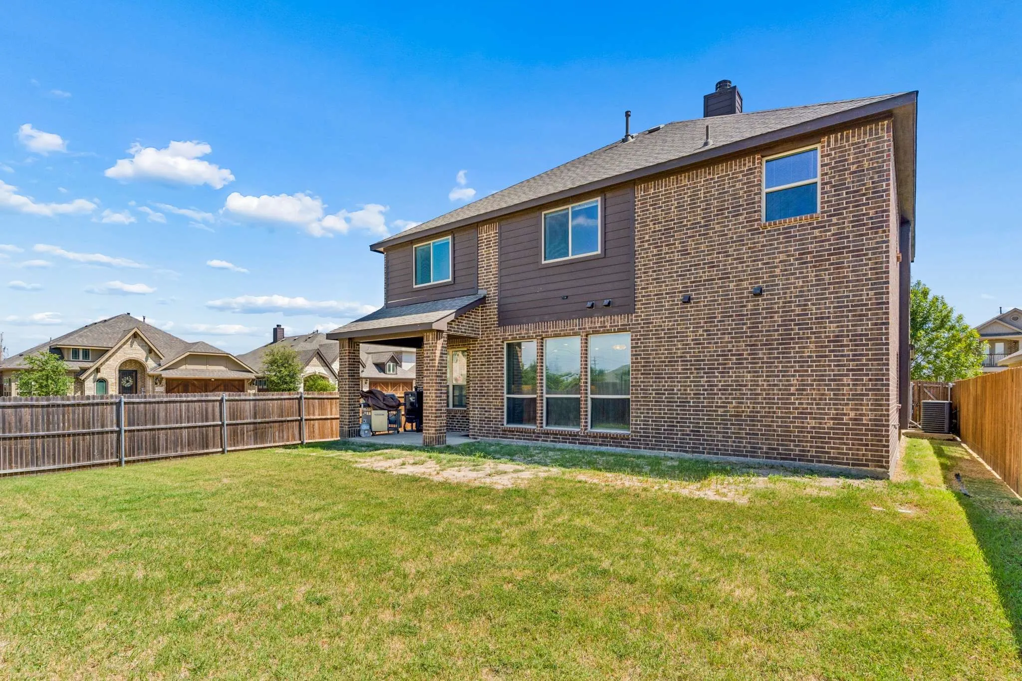 Single Family Residence For Sale in Dallas County , 3101 Summer Star Lane, Mesquite, Texas 75181, 5 Bedroom, 4 Bathroom, 2 Garage spaces, 3,241 Sqft, built in 2020, mls#21384075, Real Estate Agent in Mesquite, Homes For Sale in Dallas county, Homes For Sale in Mesquite, Realtor in Mesquite Texas, Real Estate Brokerage Independent Realty Texas, Luminita Cordes Realtor