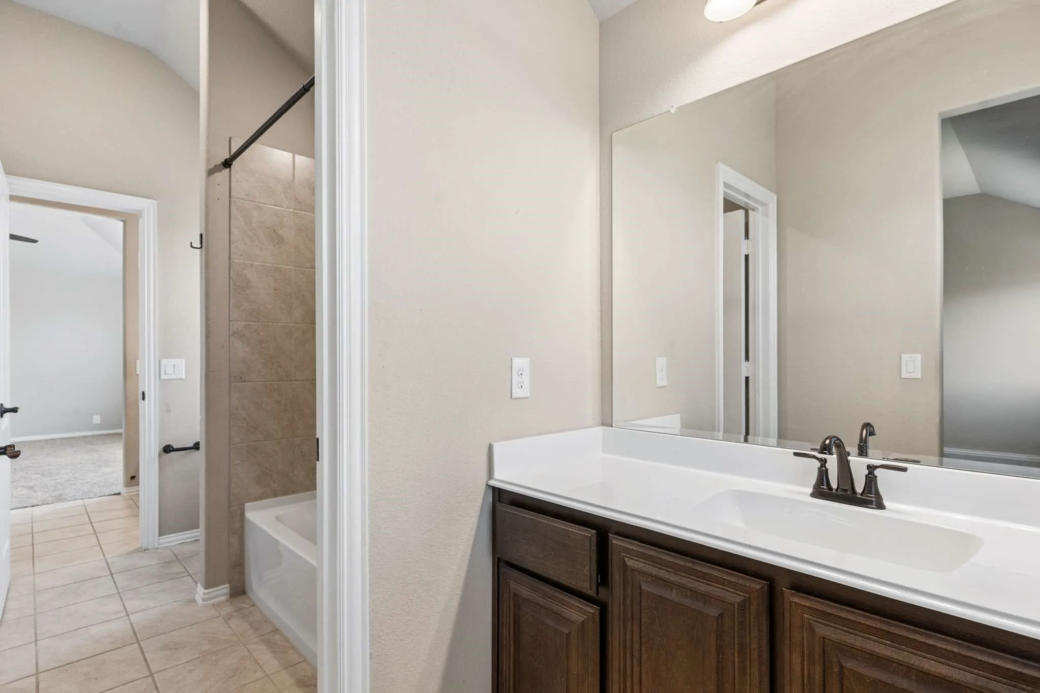 Single Family Residence For Sale in Dallas County , 3101 Summer Star Lane, Mesquite, Texas 75181, 5 Bedroom, 4 Bathroom, 2 Garage spaces, 3,241 Sqft, built in 2020, mls#21384075, Real Estate Agent in Mesquite, Homes For Sale in Dallas county, Homes For Sale in Mesquite, Realtor in Mesquite Texas, Real Estate Brokerage Independent Realty Texas, Luminita Cordes Realtor