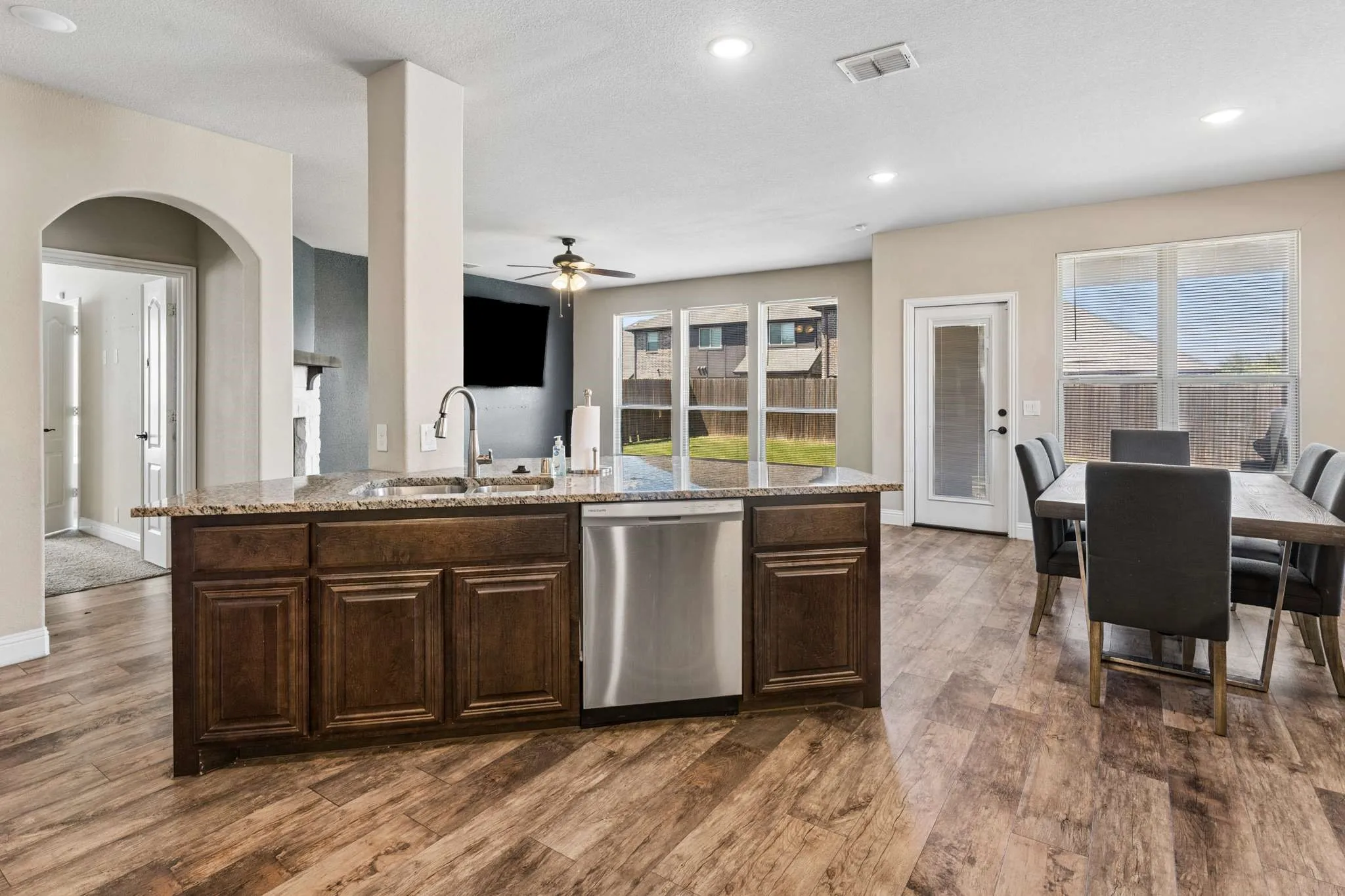 Single Family Residence For Sale in Dallas County , 3101 Summer Star Lane, Mesquite, Texas 75181, 5 Bedroom, 4 Bathroom, 2 Garage spaces, 3,241 Sqft, built in 2020, mls#21384075, Real Estate Agent in Mesquite, Homes For Sale in Dallas county, Homes For Sale in Mesquite, Realtor in Mesquite Texas, Real Estate Brokerage Independent Realty Texas, Luminita Cordes Realtor