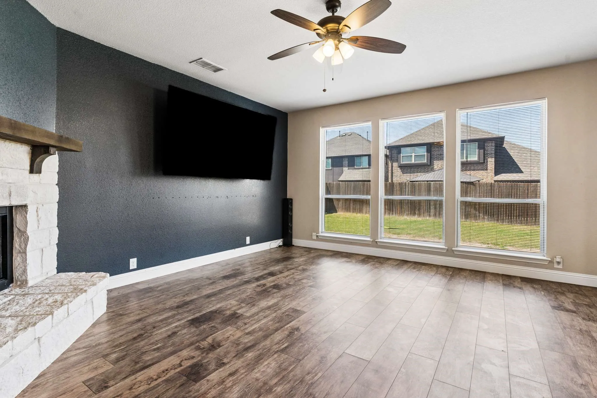 Single Family Residence For Sale in Dallas County , 3101 Summer Star Lane, Mesquite, Texas 75181, 5 Bedroom, 4 Bathroom, 2 Garage spaces, 3,241 Sqft, built in 2020, mls#21384075, Real Estate Agent in Mesquite, Homes For Sale in Dallas county, Homes For Sale in Mesquite, Realtor in Mesquite Texas, Real Estate Brokerage Independent Realty Texas, Luminita Cordes Realtor