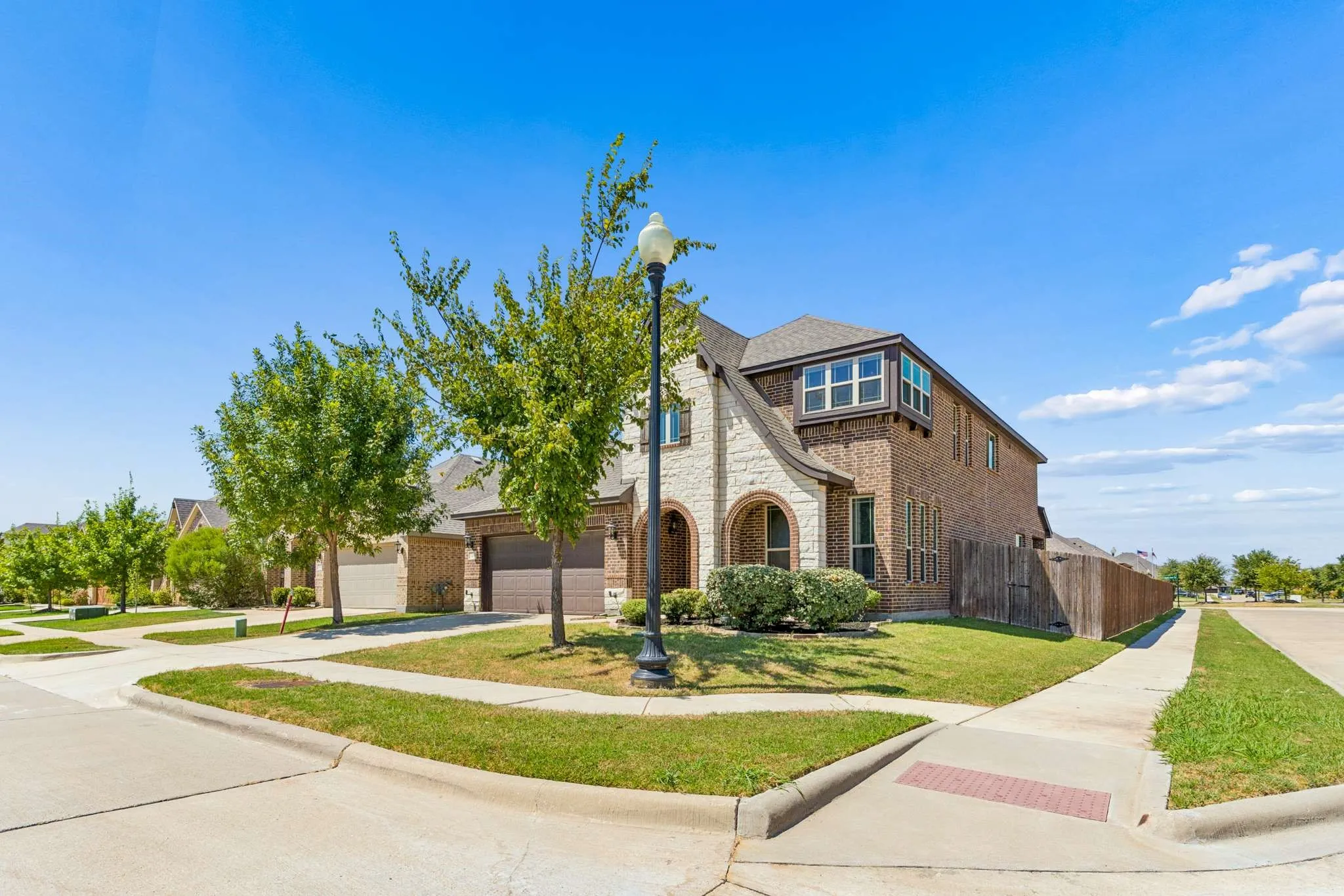 Single Family Residence For Sale in Dallas County , 3101 Summer Star Lane, Mesquite, Texas 75181, 5 Bedroom, 4 Bathroom, 2 Garage spaces, 3,241 Sqft, built in 2020, mls#21384075, Real Estate Agent in Mesquite, Homes For Sale in Dallas county, Homes For Sale in Mesquite, Realtor in Mesquite Texas, Real Estate Brokerage Independent Realty Texas, Luminita Cordes Realtor