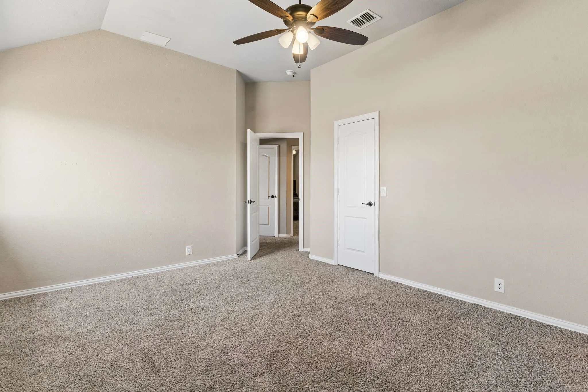 Single Family Residence For Sale in Dallas County , 3101 Summer Star Lane, Mesquite, Texas 75181, 5 Bedroom, 4 Bathroom, 2 Garage spaces, 3,241 Sqft, built in 2020, mls#21384075, Real Estate Agent in Mesquite, Homes For Sale in Dallas county, Homes For Sale in Mesquite, Realtor in Mesquite Texas, Real Estate Brokerage Independent Realty Texas, Luminita Cordes Realtor