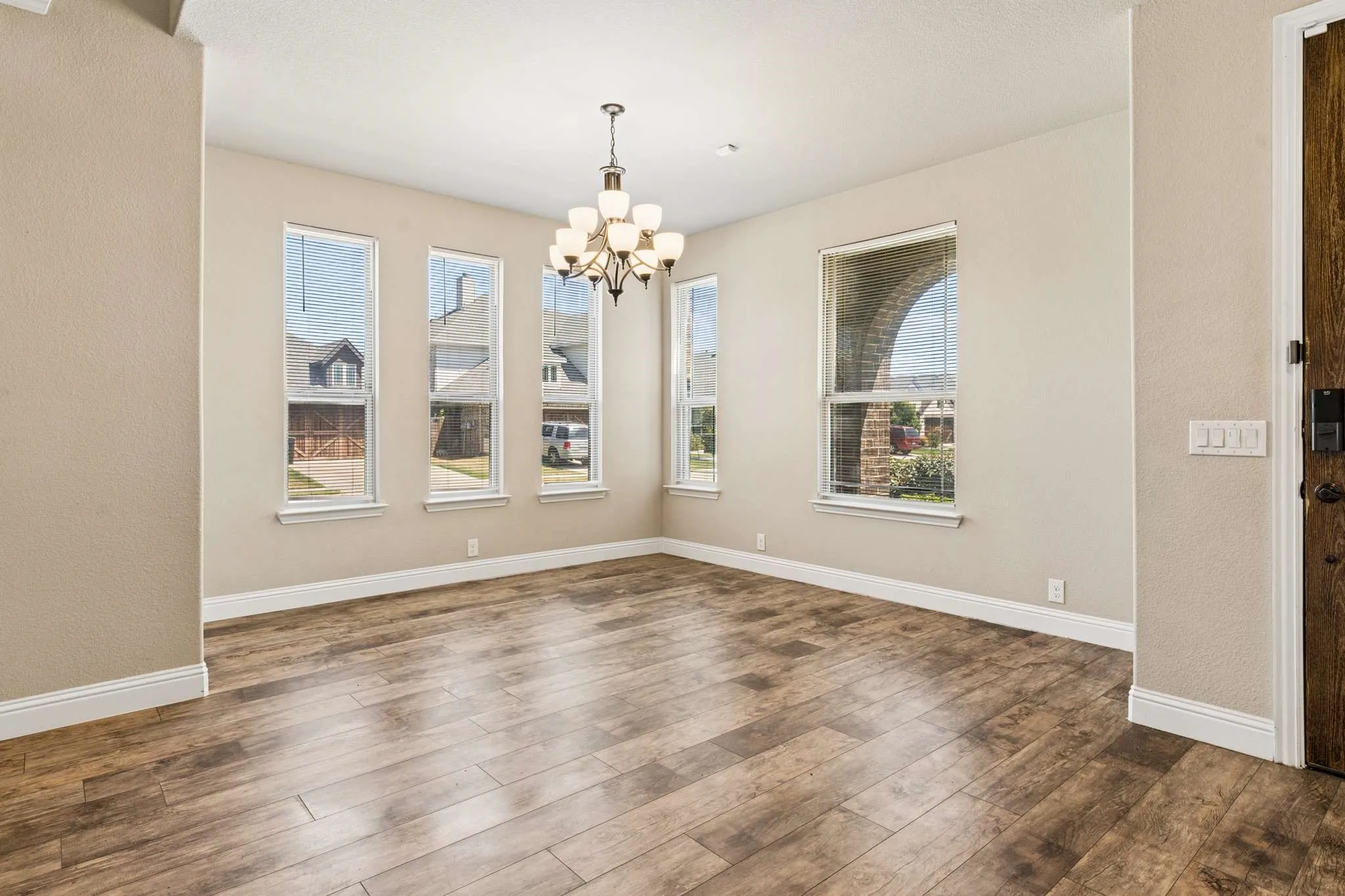Single Family Residence For Sale in Dallas County , 3101 Summer Star Lane, Mesquite, Texas 75181, 5 Bedroom, 4 Bathroom, 2 Garage spaces, 3,241 Sqft, built in 2020, mls#21384075, Real Estate Agent in Mesquite, Homes For Sale in Dallas county, Homes For Sale in Mesquite, Realtor in Mesquite Texas, Real Estate Brokerage Independent Realty Texas, Luminita Cordes Realtor