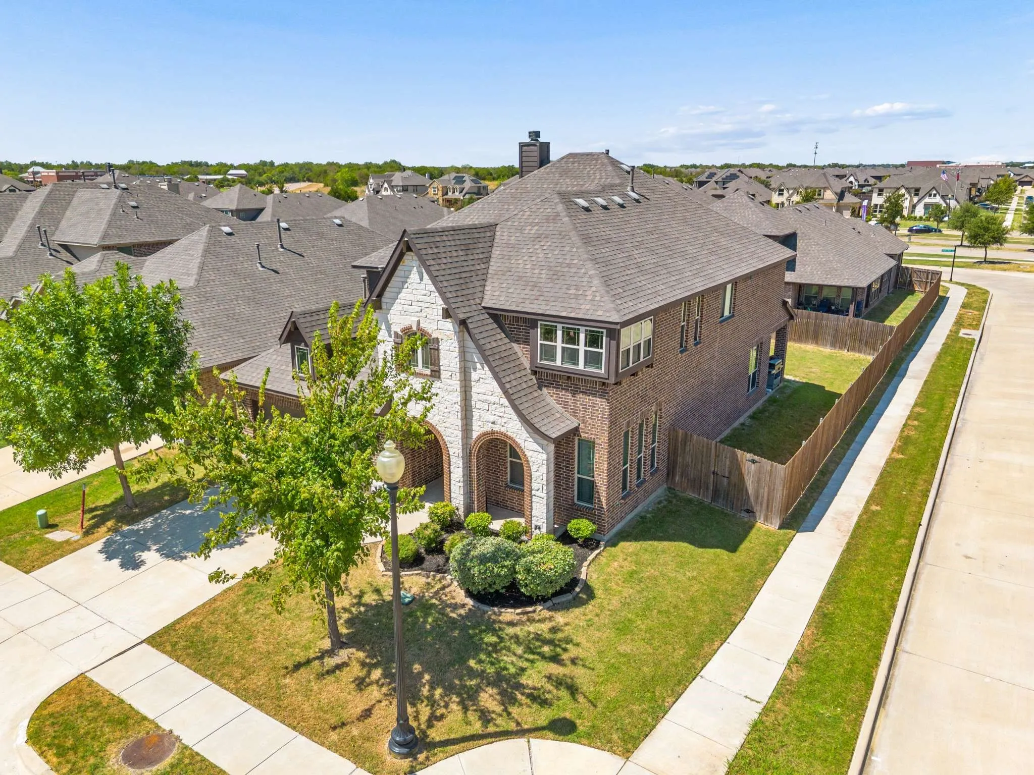 Single Family Residence For Sale in Dallas County , 3101 Summer Star Lane, Mesquite, Texas 75181, 5 Bedroom, 4 Bathroom, 2 Garage spaces, 3,241 Sqft, built in 2020, mls#21384075, Real Estate Agent in Mesquite, Homes For Sale in Dallas county, Homes For Sale in Mesquite, Realtor in Mesquite Texas, Real Estate Brokerage Independent Realty Texas, Luminita Cordes Realtor