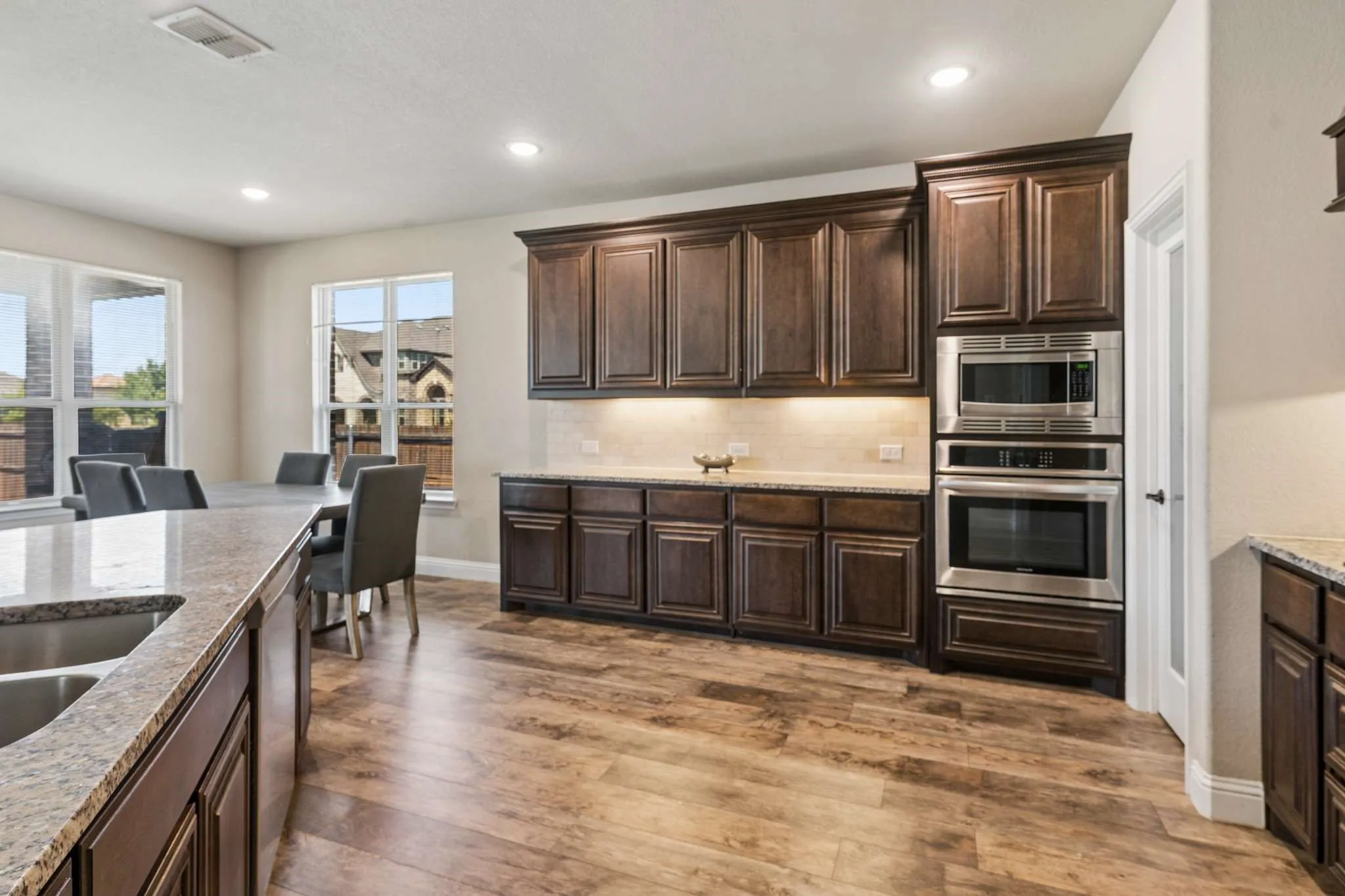 Single Family Residence For Sale in Dallas County , 3101 Summer Star Lane, Mesquite, Texas 75181, 5 Bedroom, 4 Bathroom, 2 Garage spaces, 3,241 Sqft, built in 2020, mls#21384075, Real Estate Agent in Mesquite, Homes For Sale in Dallas county, Homes For Sale in Mesquite, Realtor in Mesquite Texas, Real Estate Brokerage Independent Realty Texas, Luminita Cordes Realtor