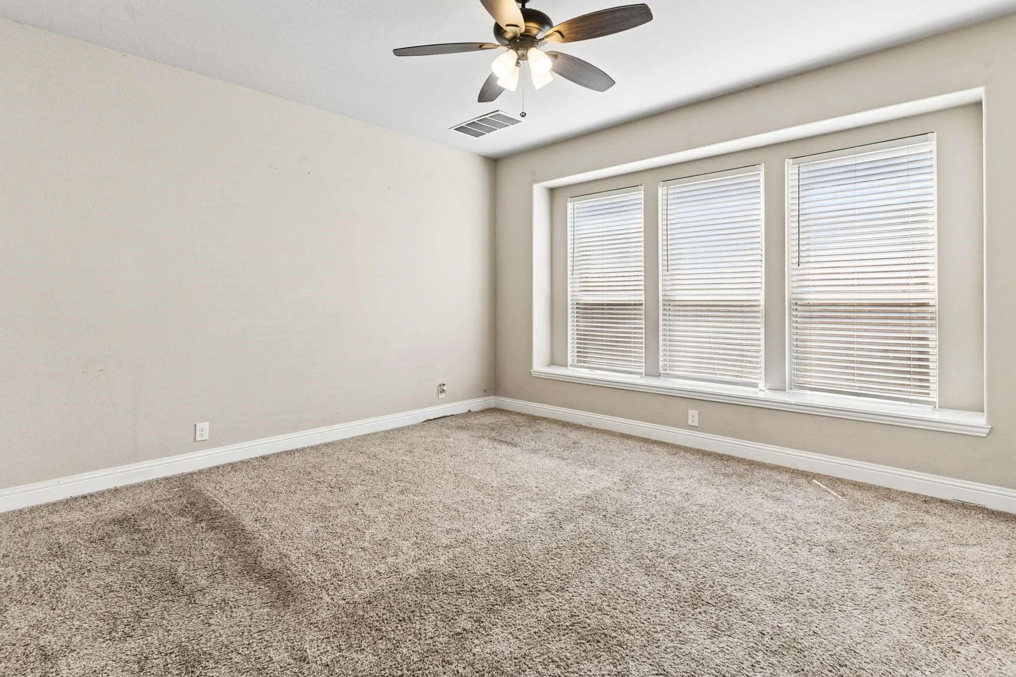 Single Family Residence For Sale in Dallas County , 3101 Summer Star Lane, Mesquite, Texas 75181, 5 Bedroom, 4 Bathroom, 2 Garage spaces, 3,241 Sqft, built in 2020, mls#21384075, Real Estate Agent in Mesquite, Homes For Sale in Dallas county, Homes For Sale in Mesquite, Realtor in Mesquite Texas, Real Estate Brokerage Independent Realty Texas, Luminita Cordes Realtor