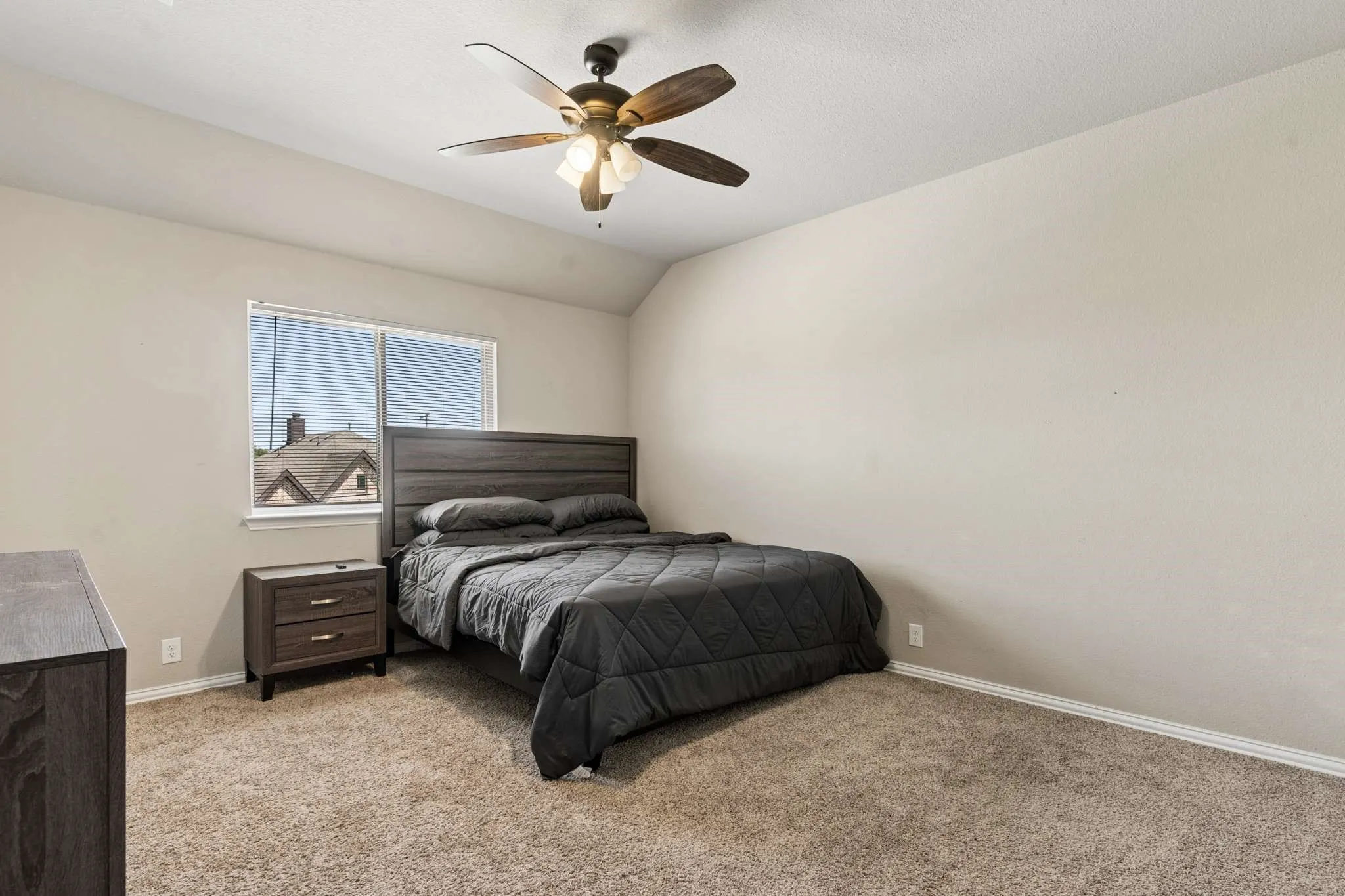Single Family Residence For Sale in Dallas County , 3101 Summer Star Lane, Mesquite, Texas 75181, 5 Bedroom, 4 Bathroom, 2 Garage spaces, 3,241 Sqft, built in 2020, mls#21384075, Real Estate Agent in Mesquite, Homes For Sale in Dallas county, Homes For Sale in Mesquite, Realtor in Mesquite Texas, Real Estate Brokerage Independent Realty Texas, Luminita Cordes Realtor
