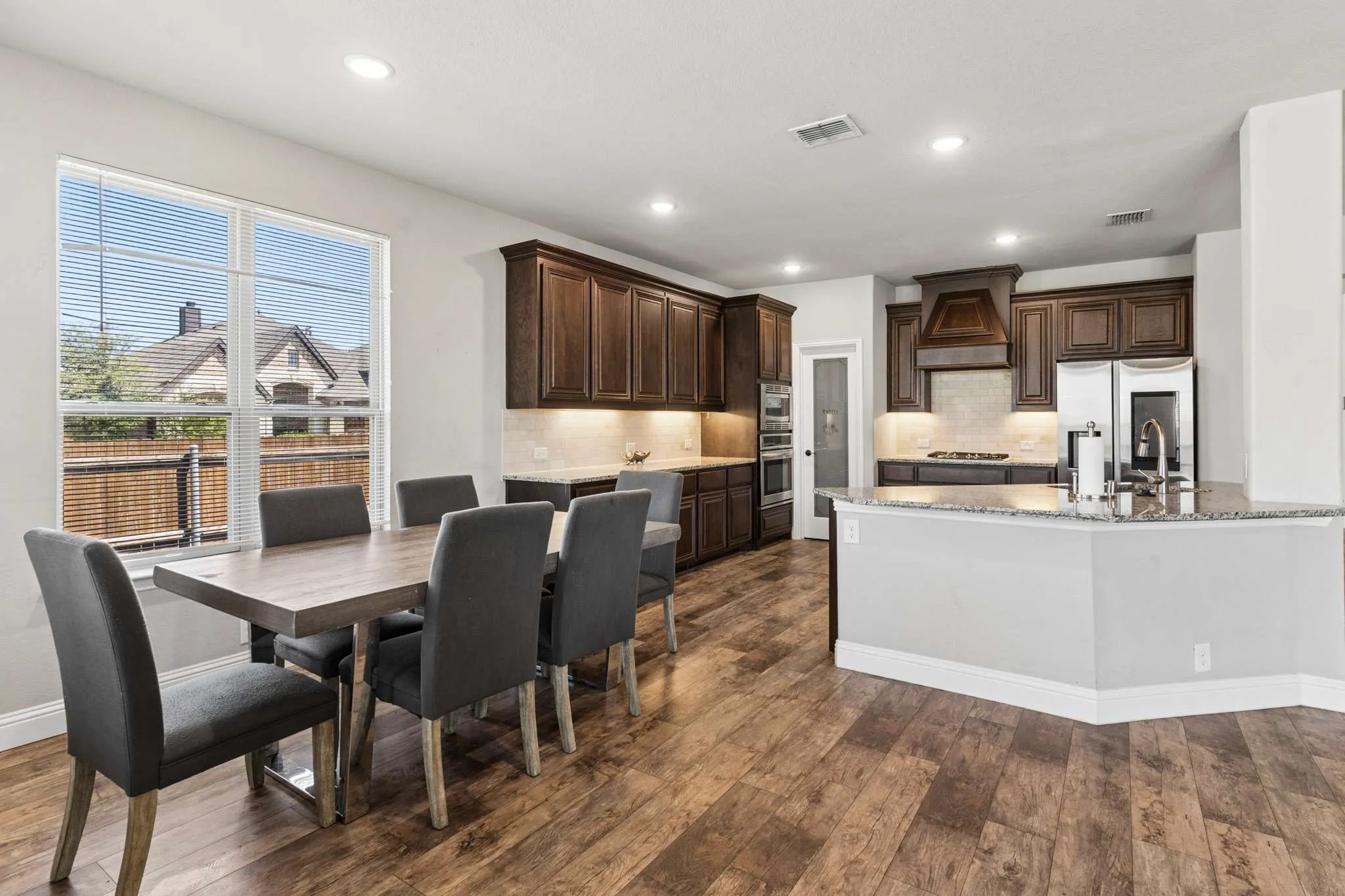 Single Family Residence For Sale in Dallas County , 3101 Summer Star Lane, Mesquite, Texas 75181, 5 Bedroom, 4 Bathroom, 2 Garage spaces, 3,241 Sqft, built in 2020, mls#21384075, Real Estate Agent in Mesquite, Homes For Sale in Dallas county, Homes For Sale in Mesquite, Realtor in Mesquite Texas, Real Estate Brokerage Independent Realty Texas, Luminita Cordes Realtor