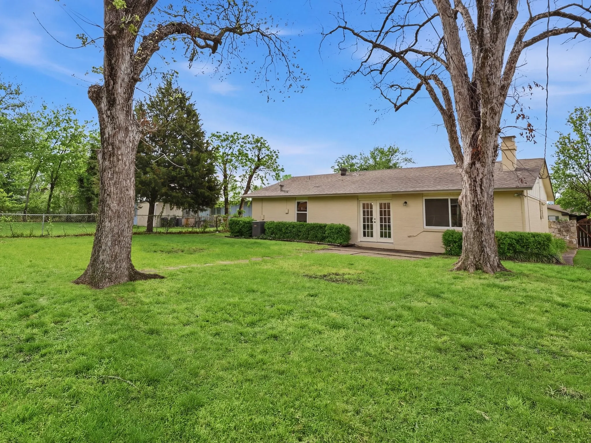Single Family Residence For Sale in Dallas County , 732 Pinehurst Drive, Richardson, Texas 75080, 3 Bedroom, 2 Bathroom, 2 Garage spaces, 1,343 Sqft, built in 1961, mls#21382778, Real Estate Agent in Richardson, Homes For Sale in Dallas county, Homes For Sale in Richardson, Realtor in Richardson Texas, Real Estate Brokerage Independent Realty Texas, Luminita Cordes Realtor