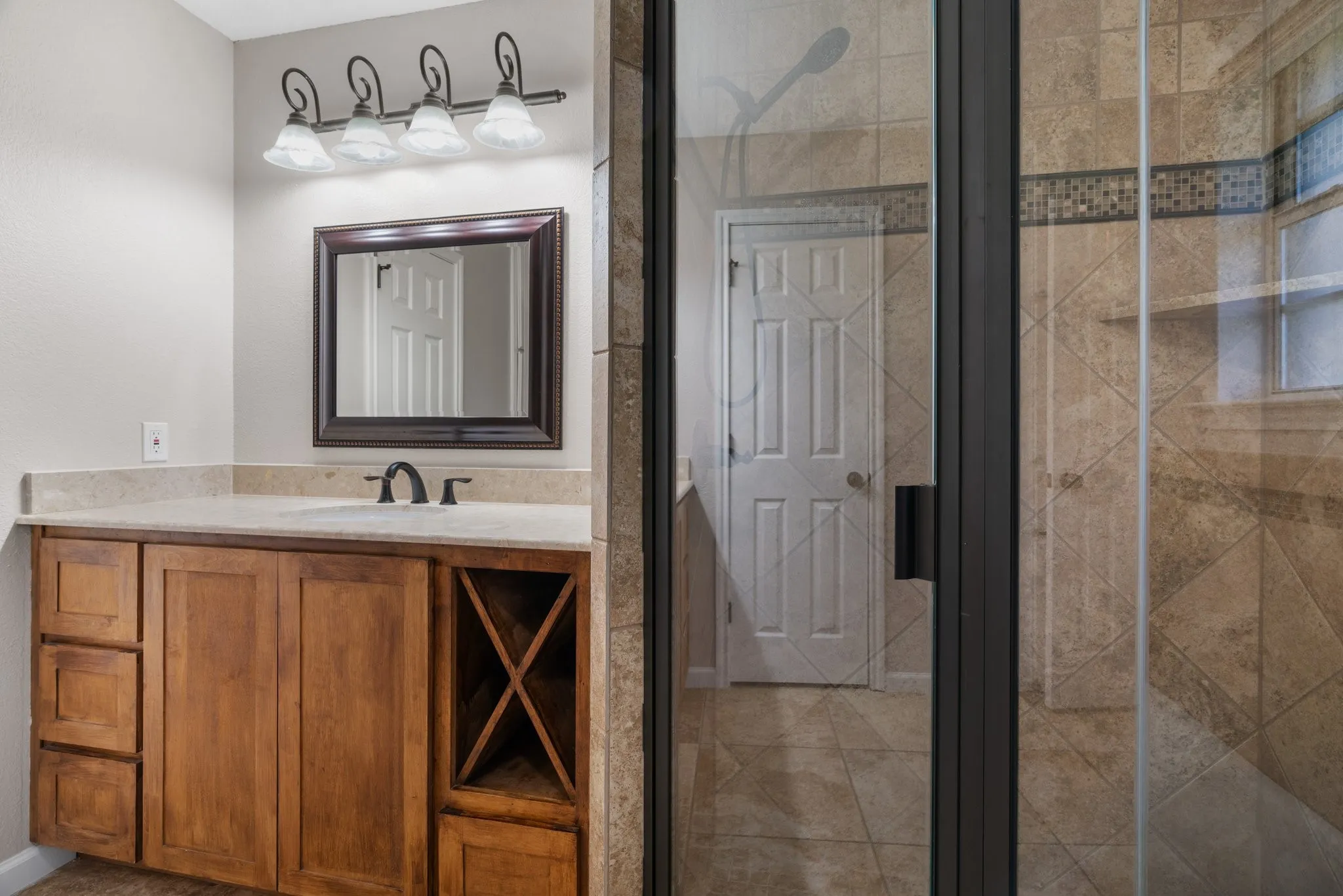 Single Family Residence For Rent in Tarrant County , 2013 Wood Trail, Azle, Texas 76020, 4 Bedroom, 2 Bathroom, 2 Garage spaces, 1,796 Sqft, built in 1995, mls#21383202, Real Estate Agent in Azle, Homes For Rent in Tarrant county, Homes For Rent in Azle, Realtor in Azle Texas, Real Estate Brokerage Independent Realty Texas, Luminita Cordes Realtor