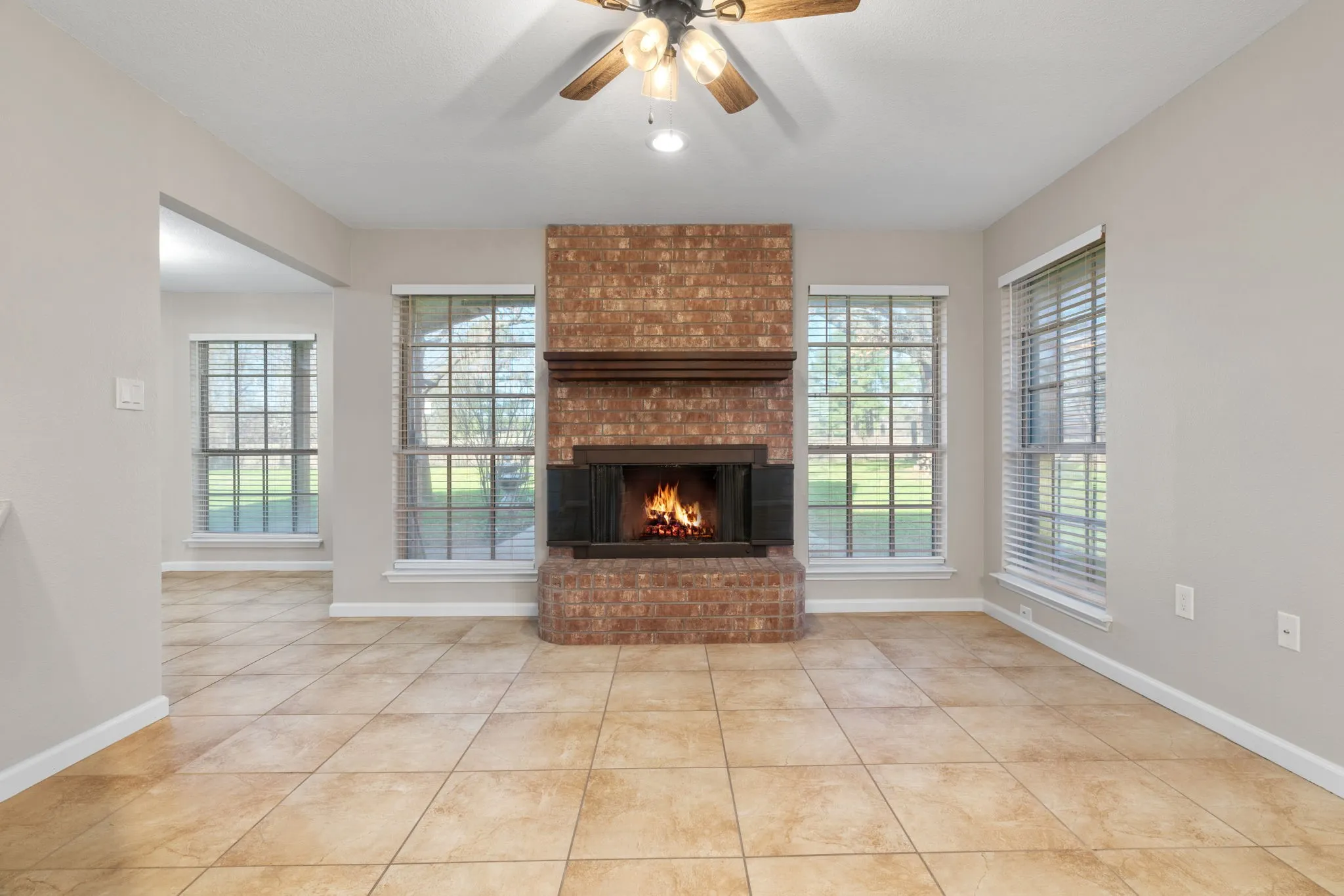 Single Family Residence For Rent in Tarrant County , 2013 Wood Trail, Azle, Texas 76020, 4 Bedroom, 2 Bathroom, 2 Garage spaces, 1,796 Sqft, built in 1995, mls#21383202, Real Estate Agent in Azle, Homes For Rent in Tarrant county, Homes For Rent in Azle, Realtor in Azle Texas, Real Estate Brokerage Independent Realty Texas, Luminita Cordes Realtor