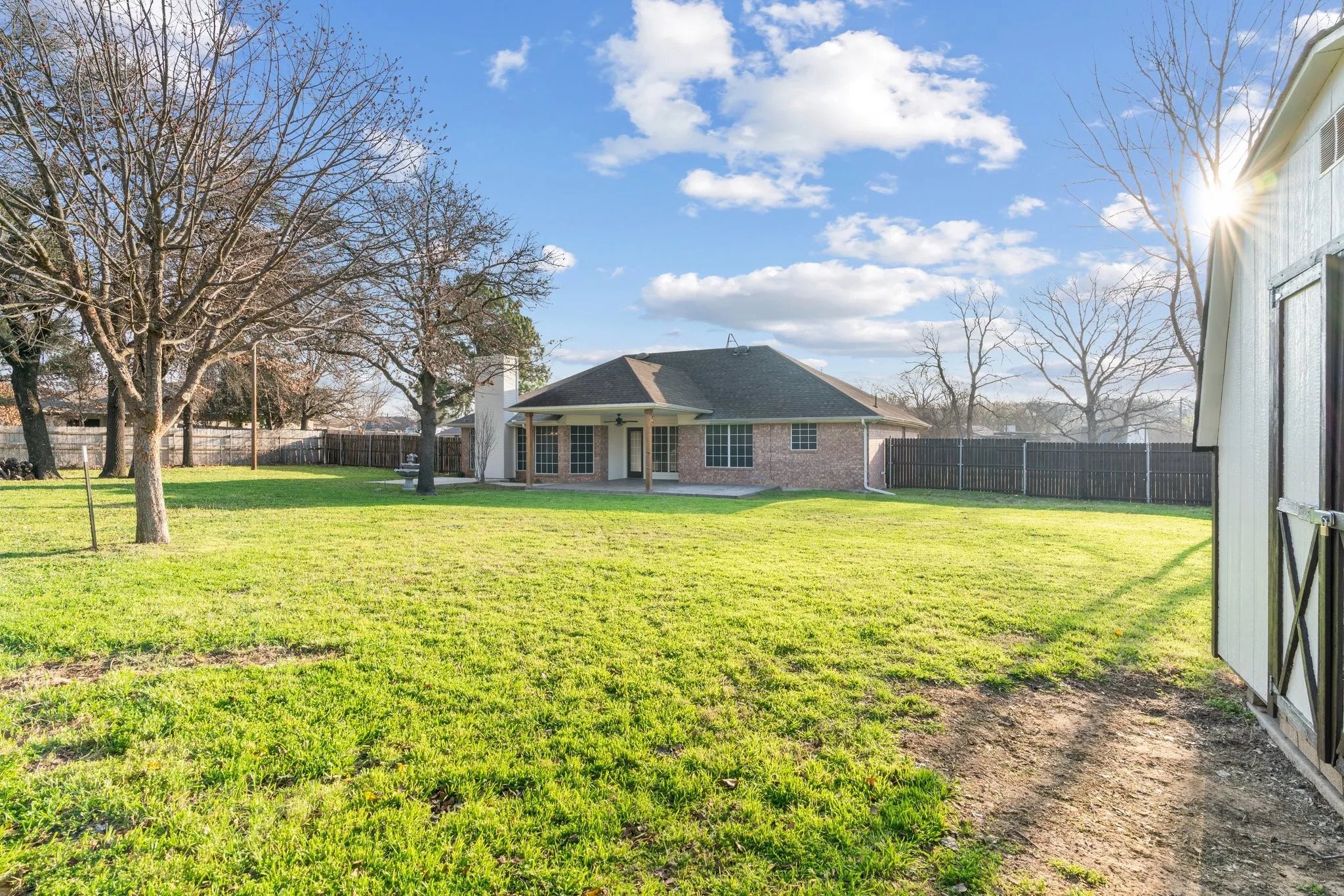 Single Family Residence For Rent in Tarrant County , 2013 Wood Trail, Azle, Texas 76020, 4 Bedroom, 2 Bathroom, 2 Garage spaces, 1,796 Sqft, built in 1995, mls#21383202, Real Estate Agent in Azle, Homes For Rent in Tarrant county, Homes For Rent in Azle, Realtor in Azle Texas, Real Estate Brokerage Independent Realty Texas, Luminita Cordes Realtor