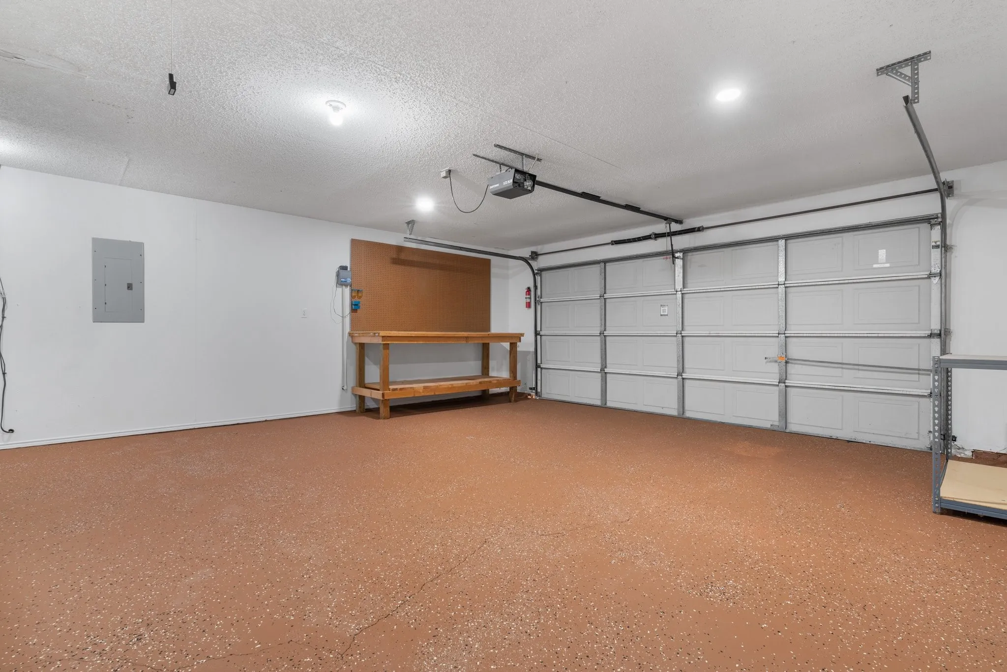 Single Family Residence For Rent in Tarrant County , 2013 Wood Trail, Azle, Texas 76020, 4 Bedroom, 2 Bathroom, 2 Garage spaces, 1,796 Sqft, built in 1995, mls#21383202, Real Estate Agent in Azle, Homes For Rent in Tarrant county, Homes For Rent in Azle, Realtor in Azle Texas, Real Estate Brokerage Independent Realty Texas, Luminita Cordes Realtor