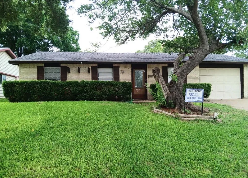 Single Family Residence For Rent in Dallas County , 1110 Cielo Vista Drive, Grand Prairie, Texas 75052, 3 Bedroom, 2 Bathroom, 1 Garage spaces, 1,348 Sqft, built in 1972, mls#21384084, Real Estate Agent in Grand Prairie, Homes For Rent in Dallas county, Homes For Rent in Grand Prairie, Realtor in Grand Prairie Texas, Real Estate Brokerage Independent Realty Texas, Luminita Cordes Realtor