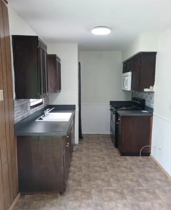 Single Family Residence For Rent in Dallas County , 1110 Cielo Vista Drive, Grand Prairie, Texas 75052, 3 Bedroom, 2 Bathroom, 1 Garage spaces, 1,348 Sqft, built in 1972, mls#21384084, Real Estate Agent in Grand Prairie, Homes For Rent in Dallas county, Homes For Rent in Grand Prairie, Realtor in Grand Prairie Texas, Real Estate Brokerage Independent Realty Texas, Luminita Cordes Realtor