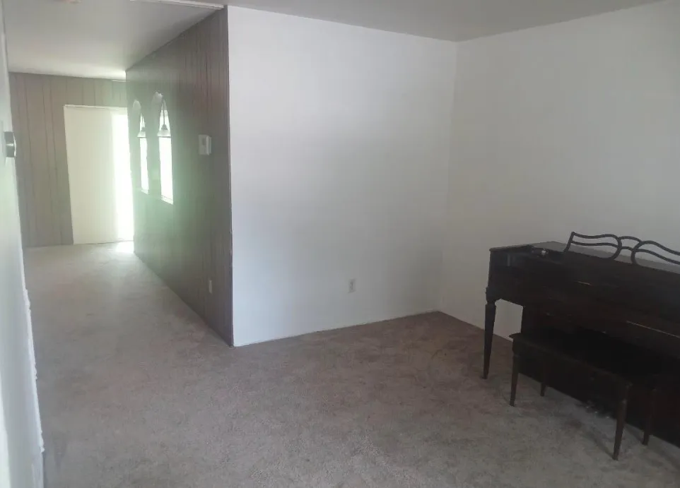Single Family Residence For Rent in Dallas County , 1110 Cielo Vista Drive, Grand Prairie, Texas 75052, 3 Bedroom, 2 Bathroom, 1 Garage spaces, 1,348 Sqft, built in 1972, mls#21384084, Real Estate Agent in Grand Prairie, Homes For Rent in Dallas county, Homes For Rent in Grand Prairie, Realtor in Grand Prairie Texas, Real Estate Brokerage Independent Realty Texas, Luminita Cordes Realtor