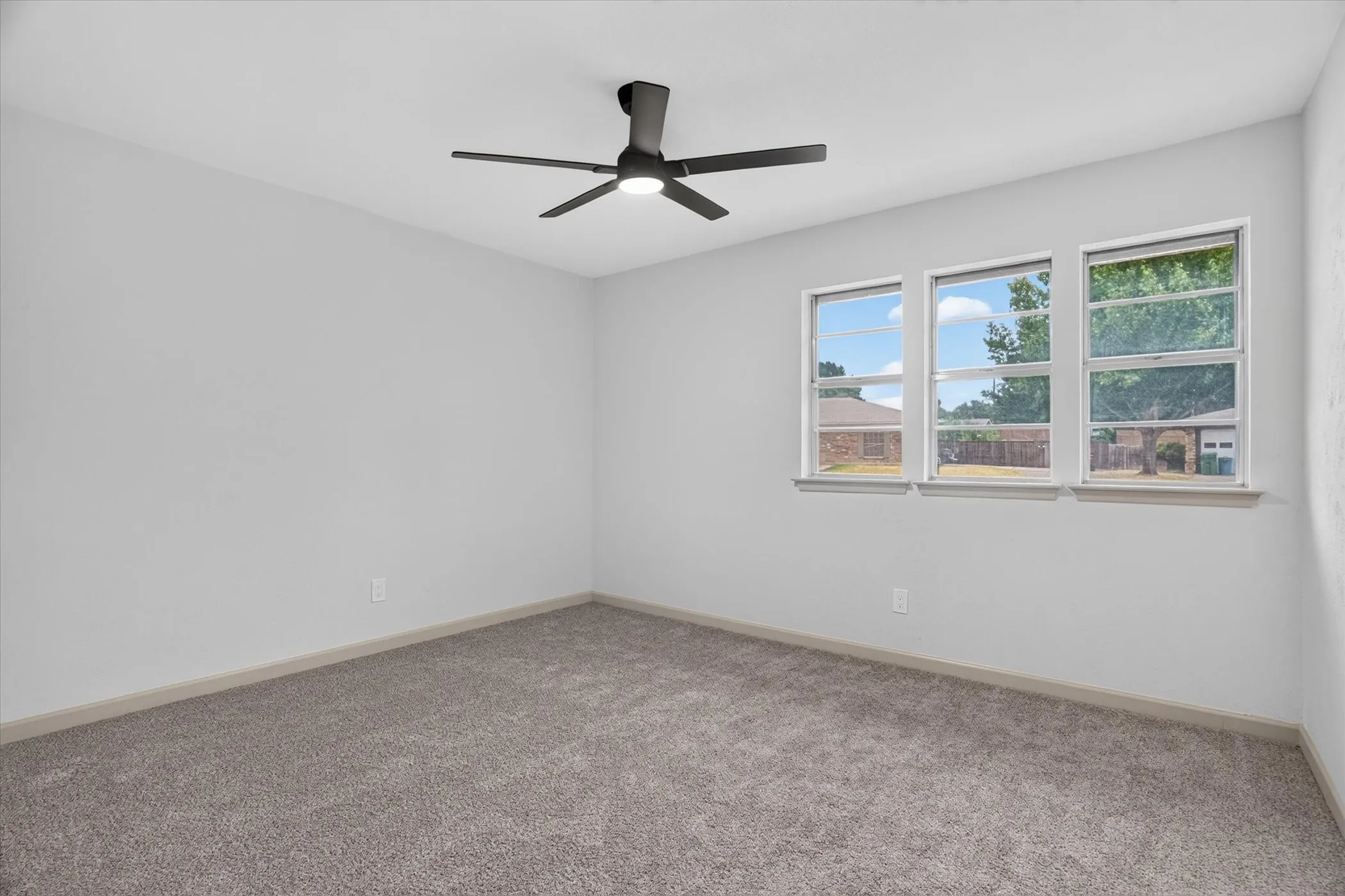 Single Family Residence For Sale in Tarrant County , 5817 Stone Drive, North Richland Hills, Texas 76180, 3 Bedroom, 2 Bathroom, 2 Garage spaces, 1,662 Sqft, built in 1976, mls#21384070, Real Estate Agent in North Richland Hills, Homes For Sale in Tarrant county, Homes For Sale in North Richland Hills, Realtor in North Richland Hills Texas, Real Estate Brokerage Independent Realty Texas, Luminita Cordes Realtor