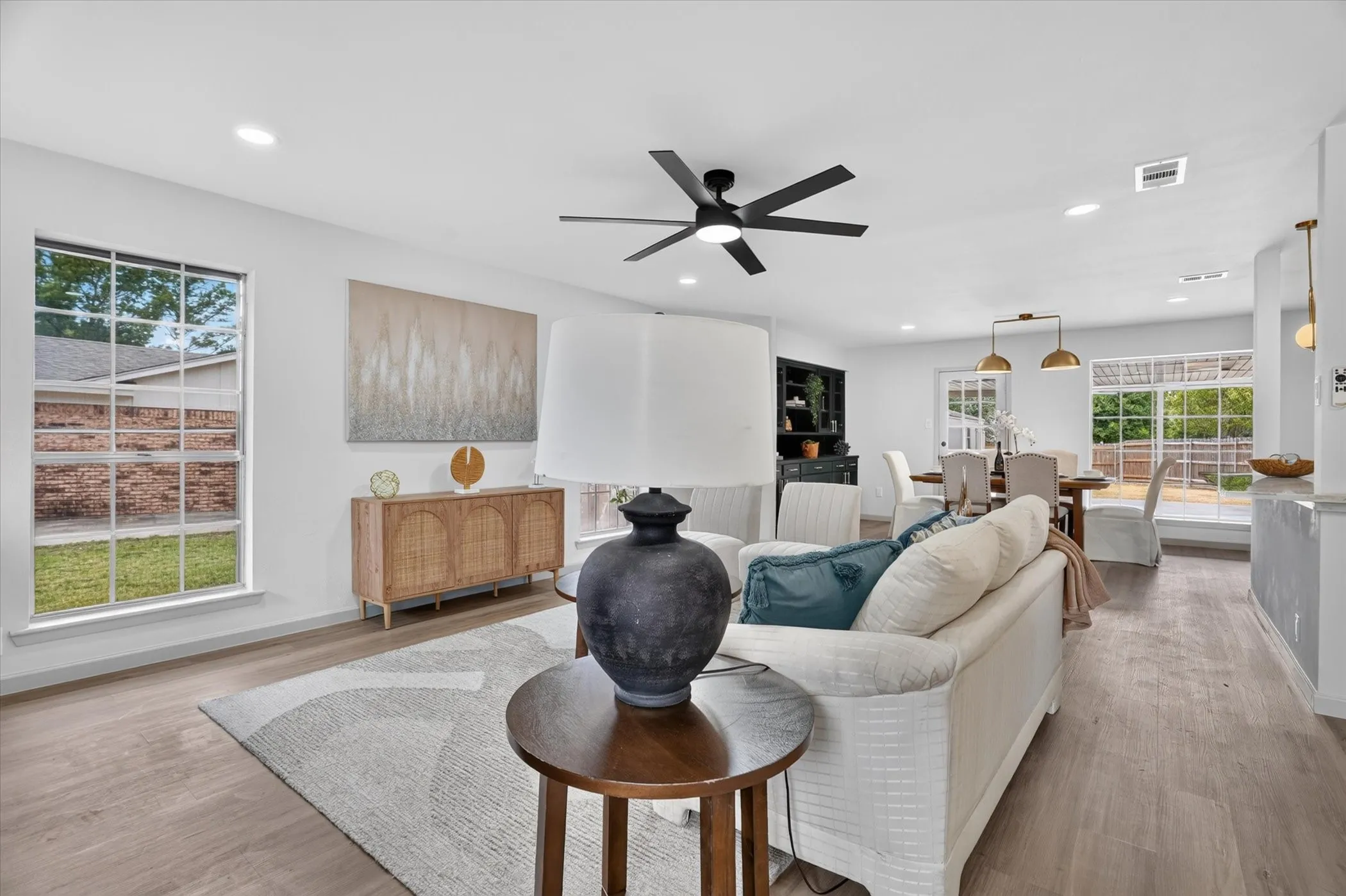 Single Family Residence For Sale in Tarrant County , 5817 Stone Drive, North Richland Hills, Texas 76180, 3 Bedroom, 2 Bathroom, 2 Garage spaces, 1,662 Sqft, built in 1976, mls#21384070, Real Estate Agent in North Richland Hills, Homes For Sale in Tarrant county, Homes For Sale in North Richland Hills, Realtor in North Richland Hills Texas, Real Estate Brokerage Independent Realty Texas, Luminita Cordes Realtor
