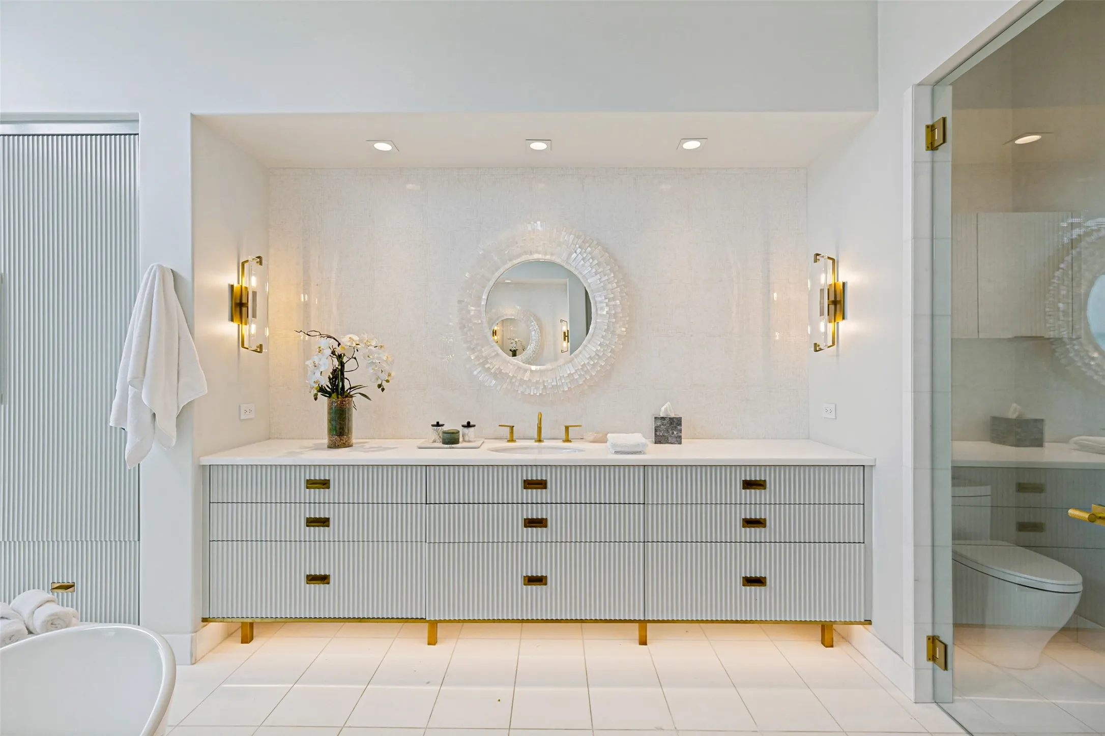 Single Family Residence For Sale in Dallas County , 4436 Belclaire Avenue, Highland Park, Texas 75205, 5 Bedroom, 8 Bathroom, 3 Garage spaces, 8,074 Sqft, built in 2022, mls#21383714, Real Estate Agent in Highland Park, Homes For Sale in Dallas county, Homes For Sale in Highland Park, Realtor in Highland Park Texas, Real Estate Brokerage Independent Realty Texas, Luminita Cordes Realtor