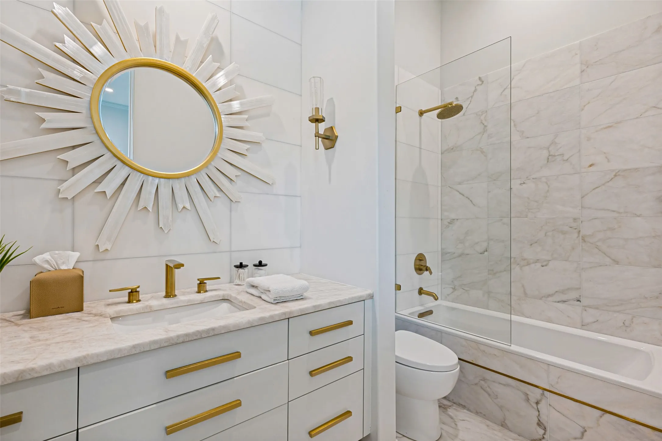 Single Family Residence For Sale in Dallas County , 4436 Belclaire Avenue, Highland Park, Texas 75205, 5 Bedroom, 8 Bathroom, 3 Garage spaces, 8,074 Sqft, built in 2022, mls#21383714, Real Estate Agent in Highland Park, Homes For Sale in Dallas county, Homes For Sale in Highland Park, Realtor in Highland Park Texas, Real Estate Brokerage Independent Realty Texas, Luminita Cordes Realtor